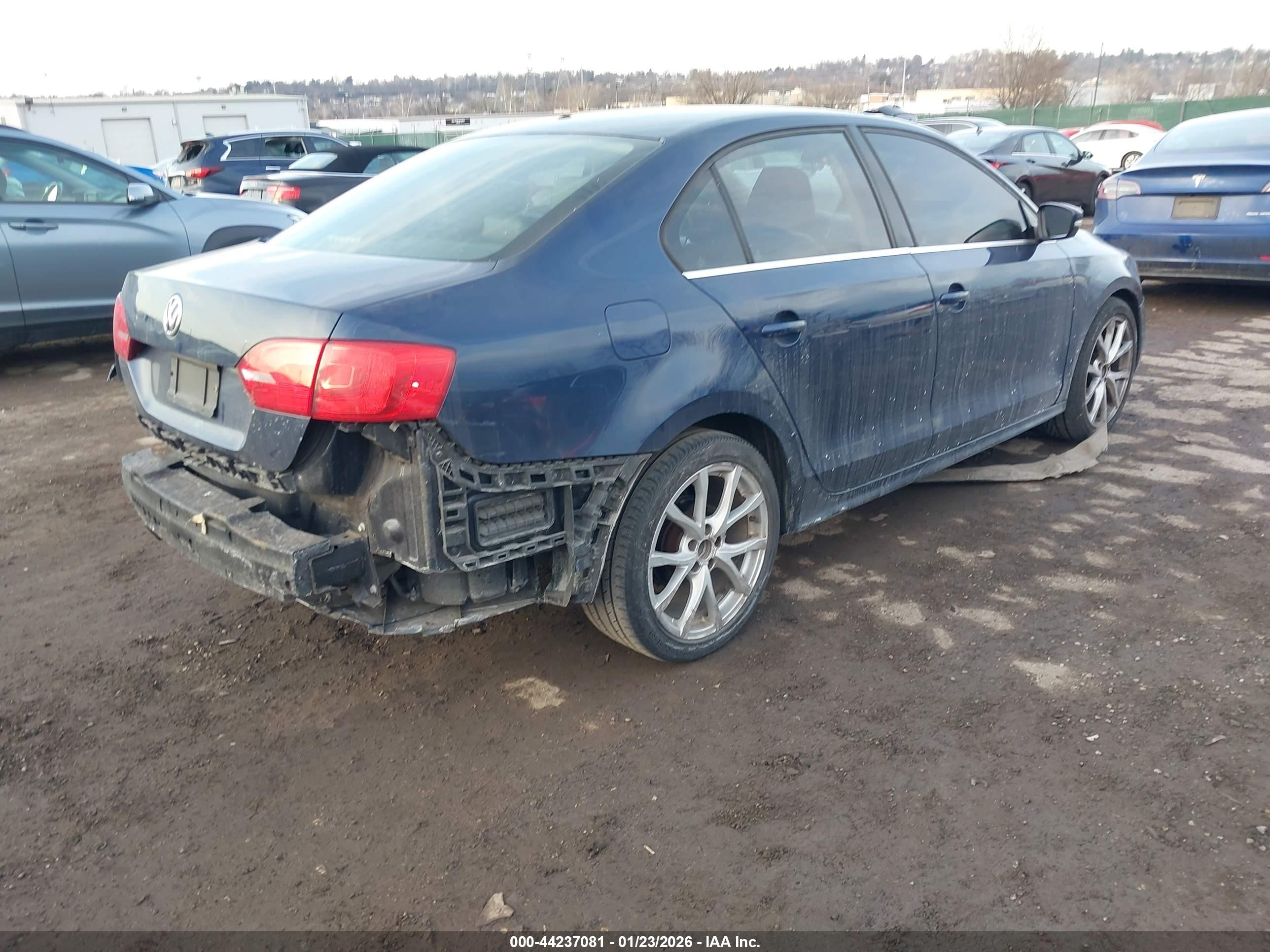 VOLKSWAGEN JETTA image 4