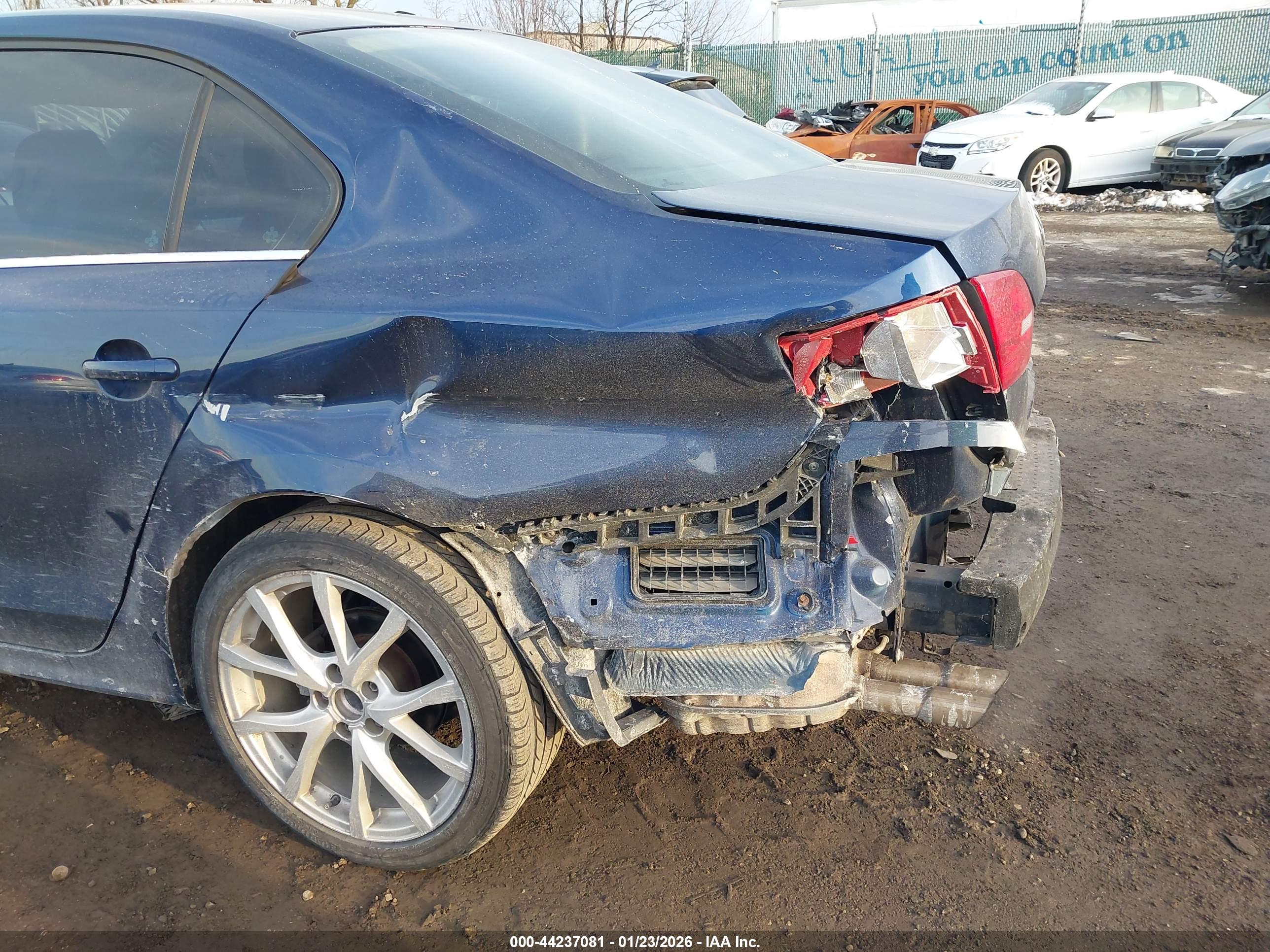 VOLKSWAGEN JETTA image 6