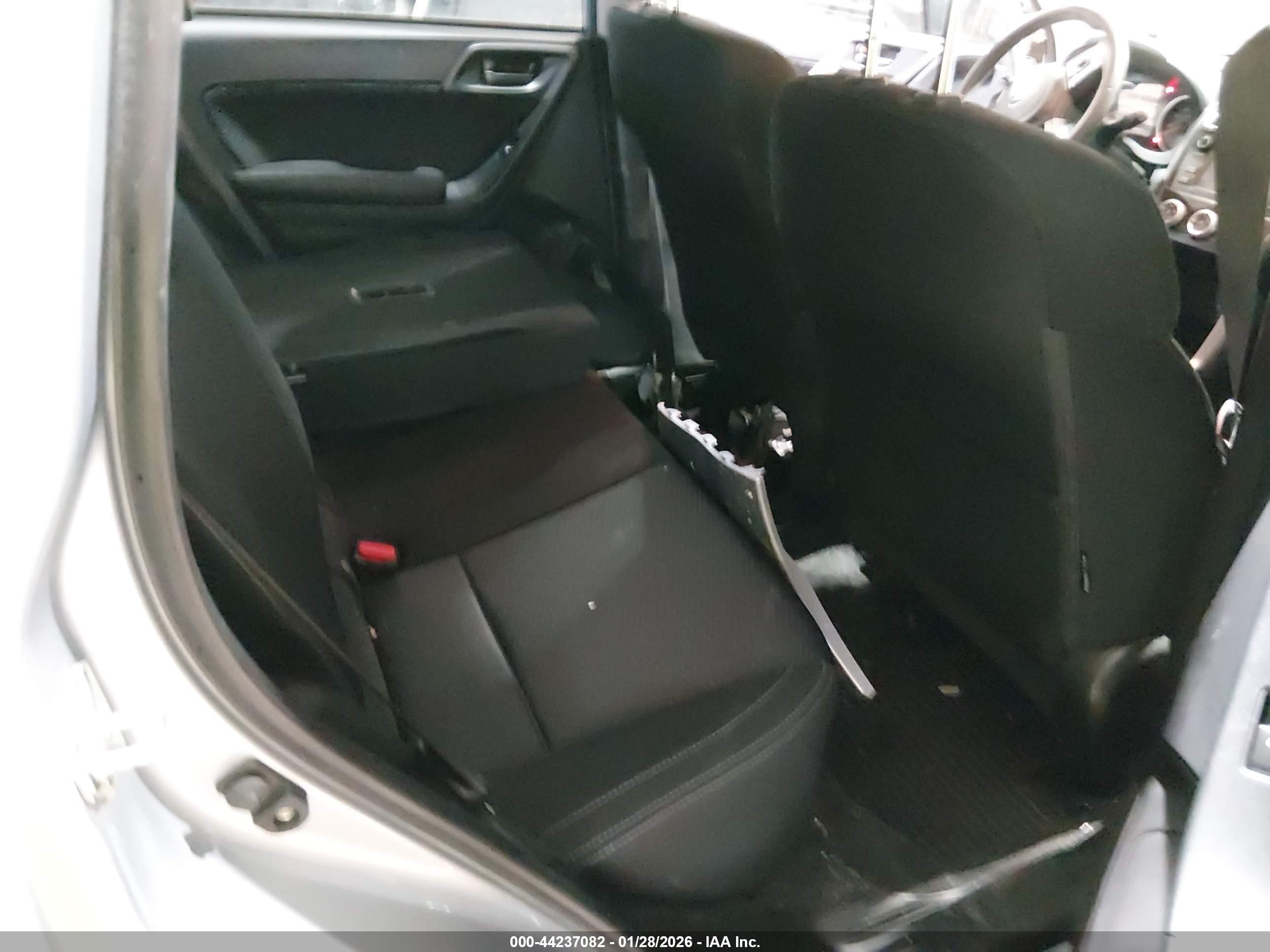 SUBARU FORESTER image 8