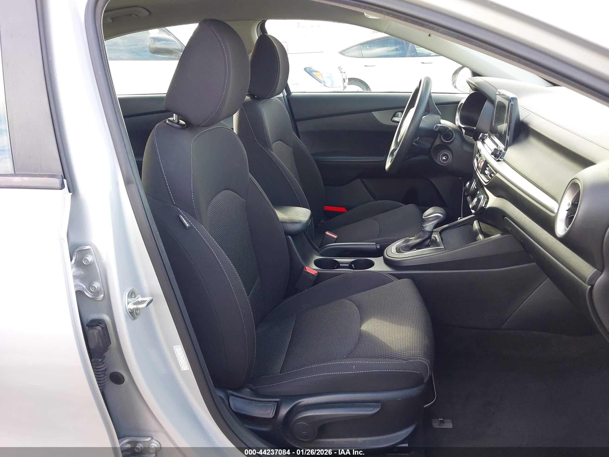 KIA FORTE image 5