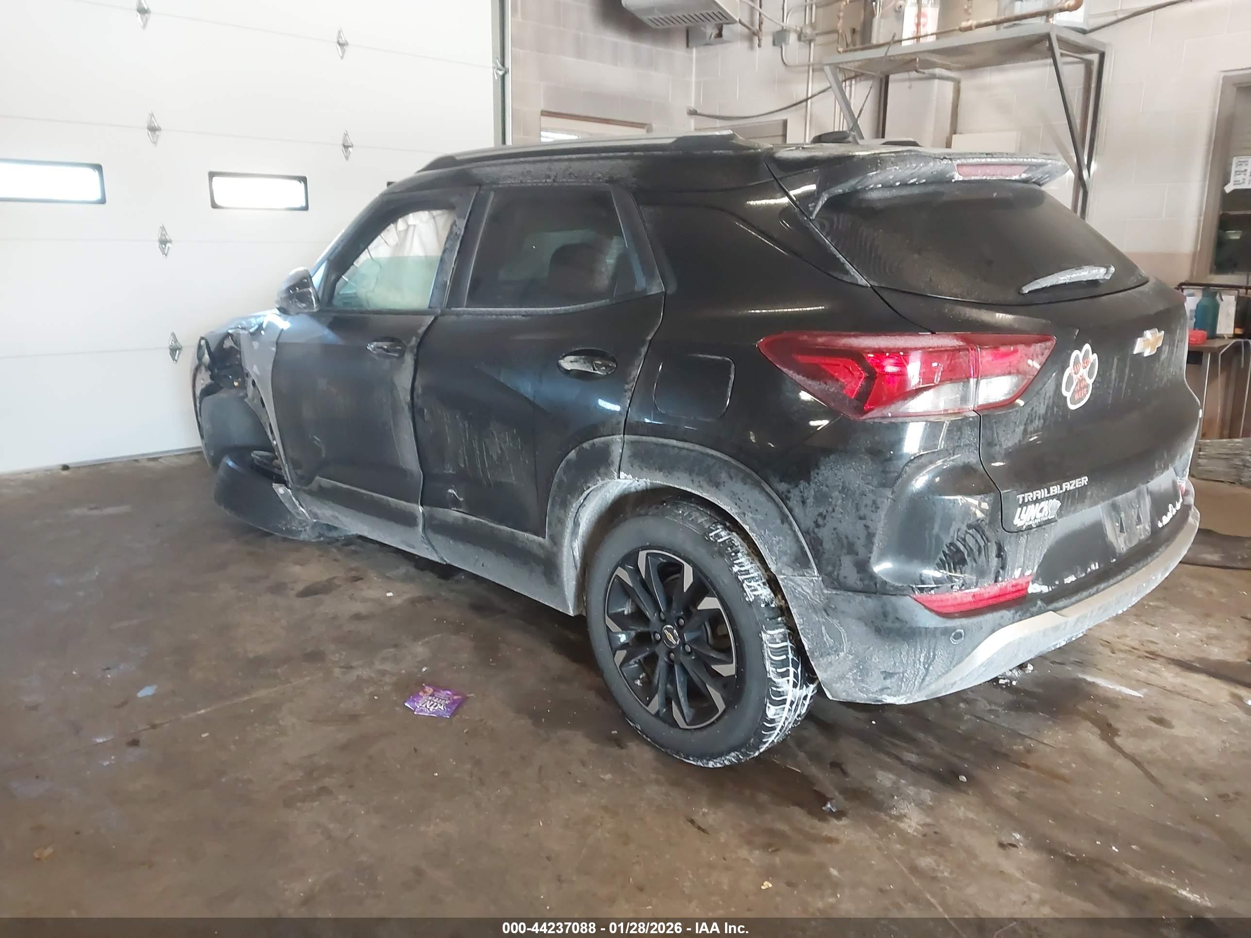 CHEVROLET TRAILBLAZER image 3