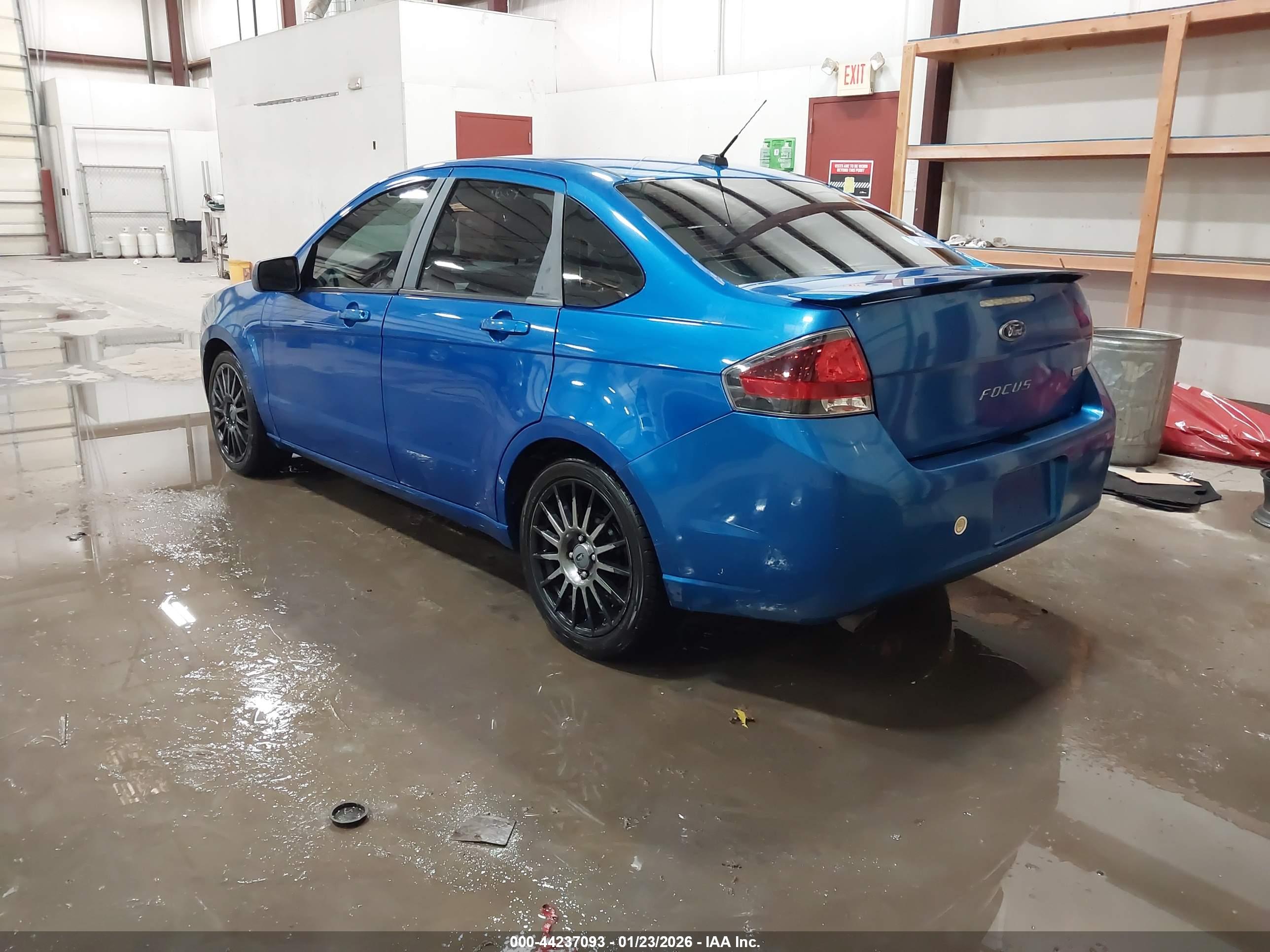 FORD FOCUS image 3