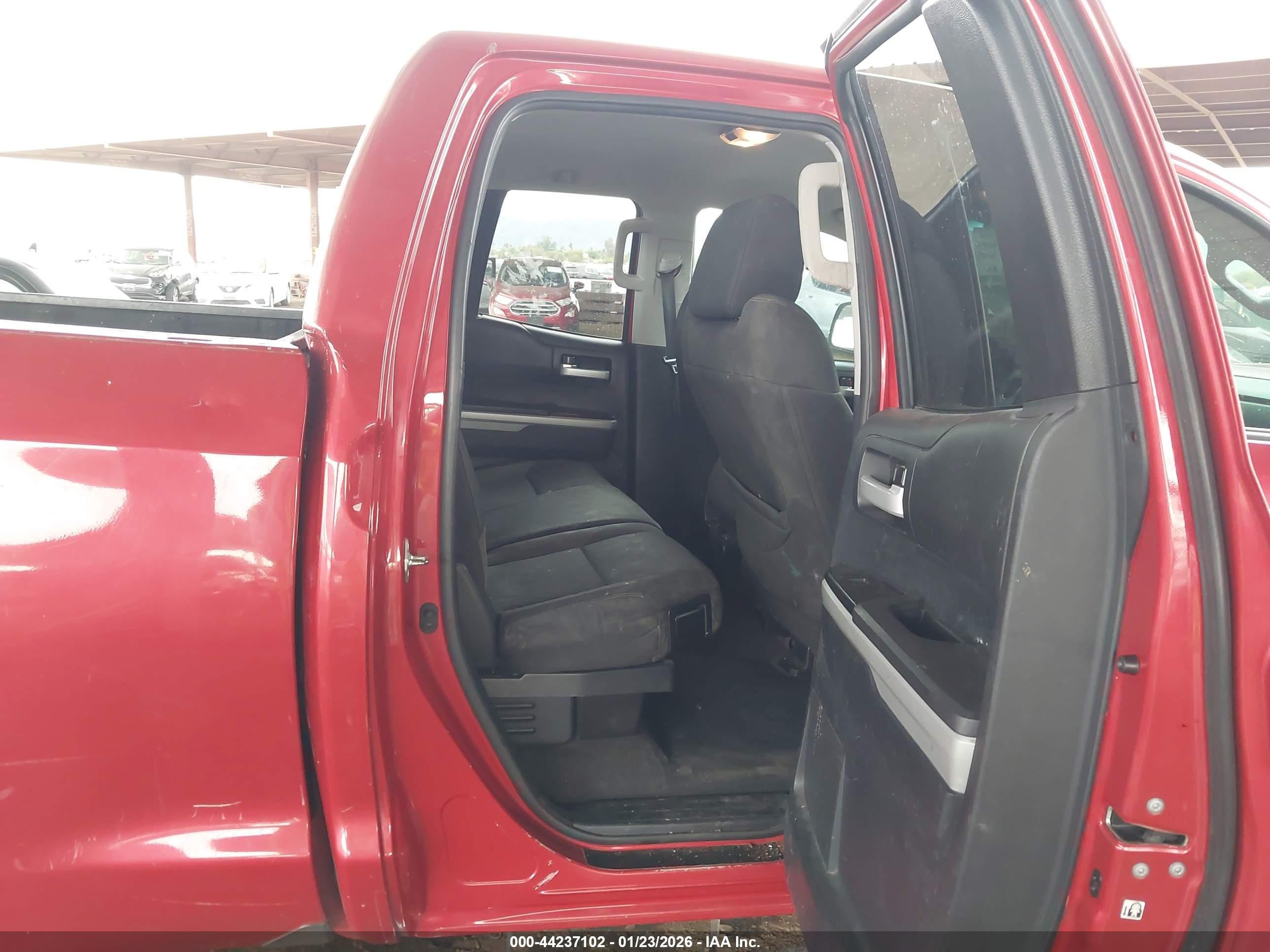 TOYOTA TUNDRA image 8