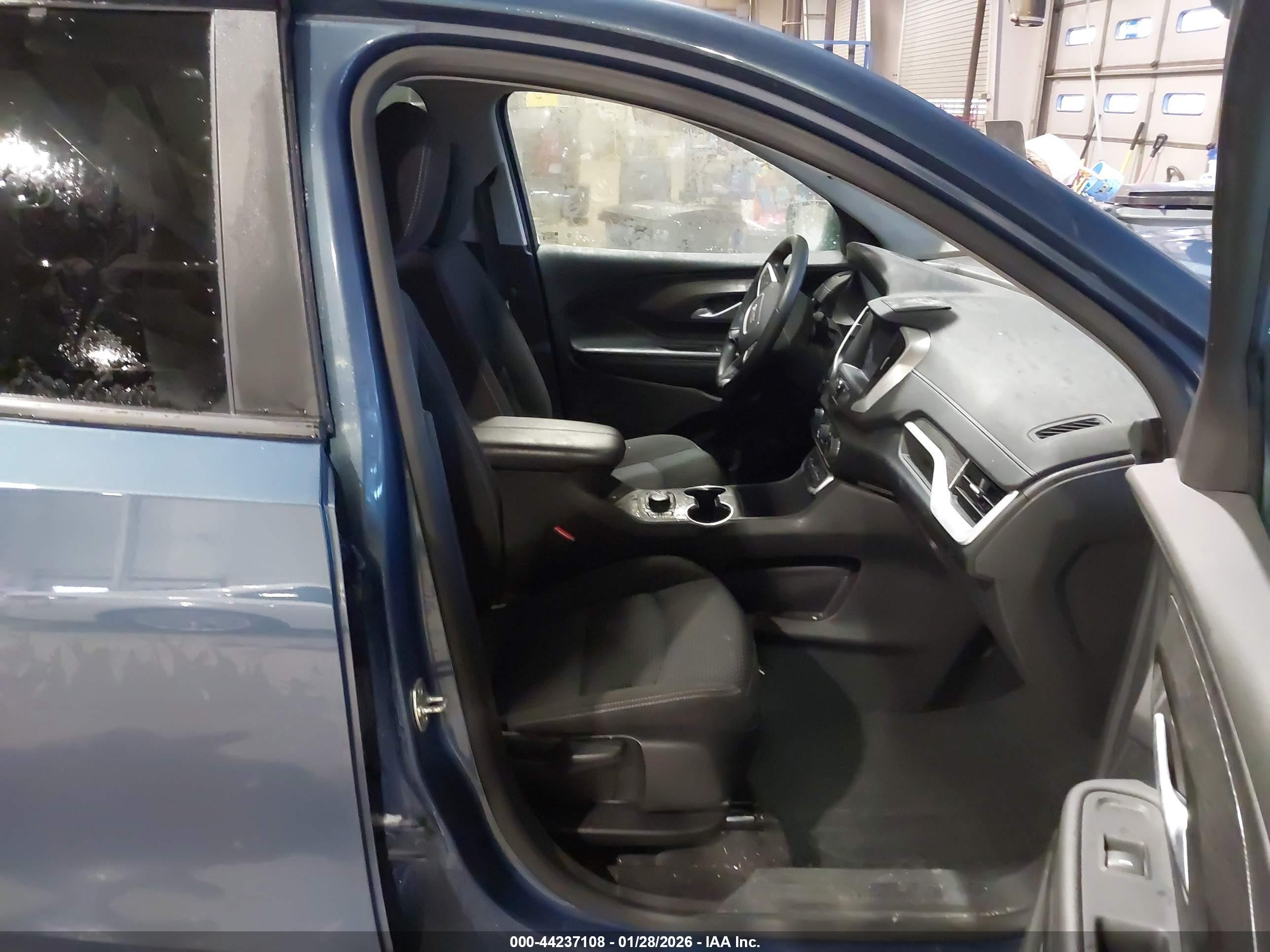 GMC TERRAIN image 5
