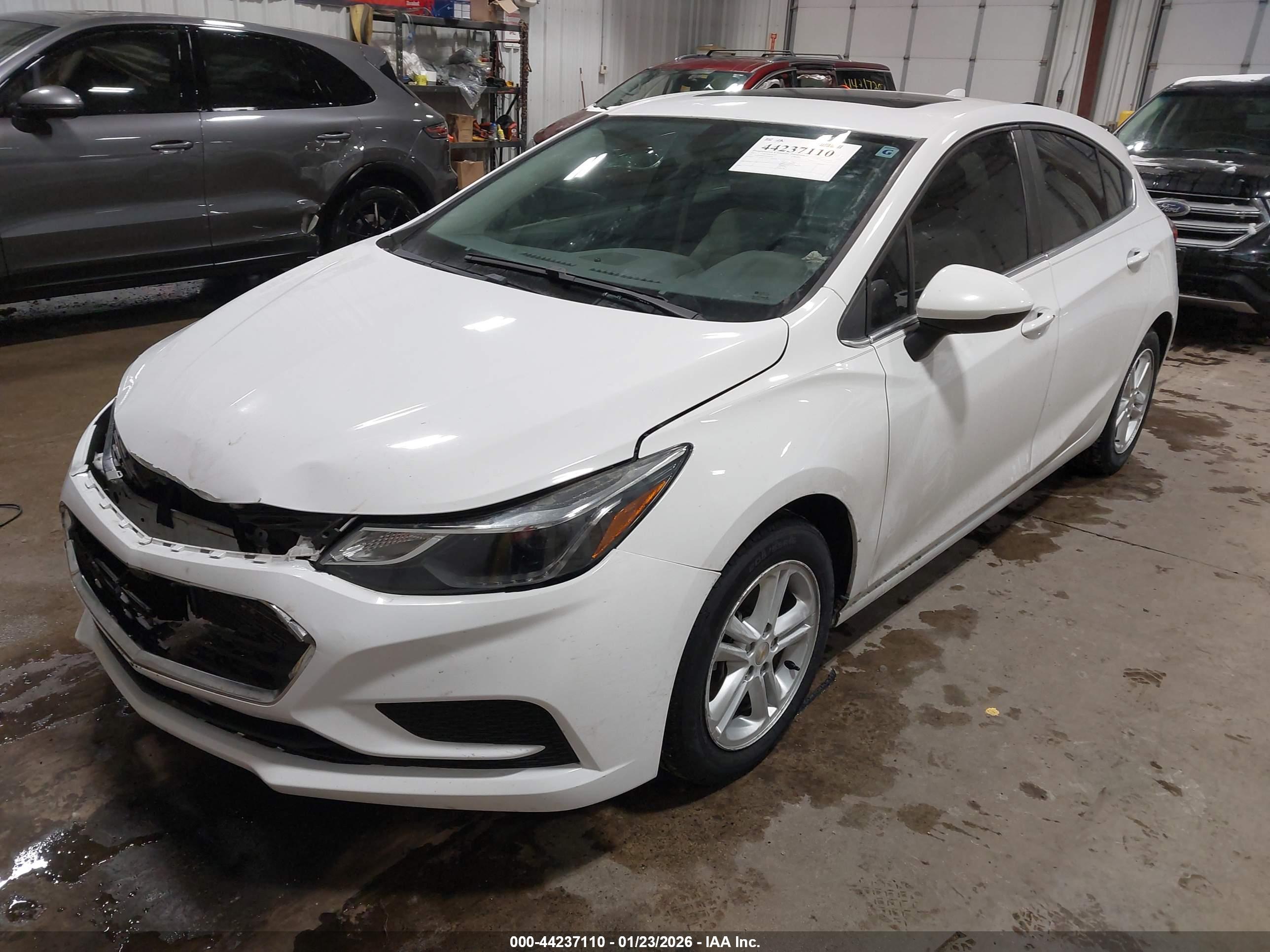 CHEVROLET CRUZE image 2
