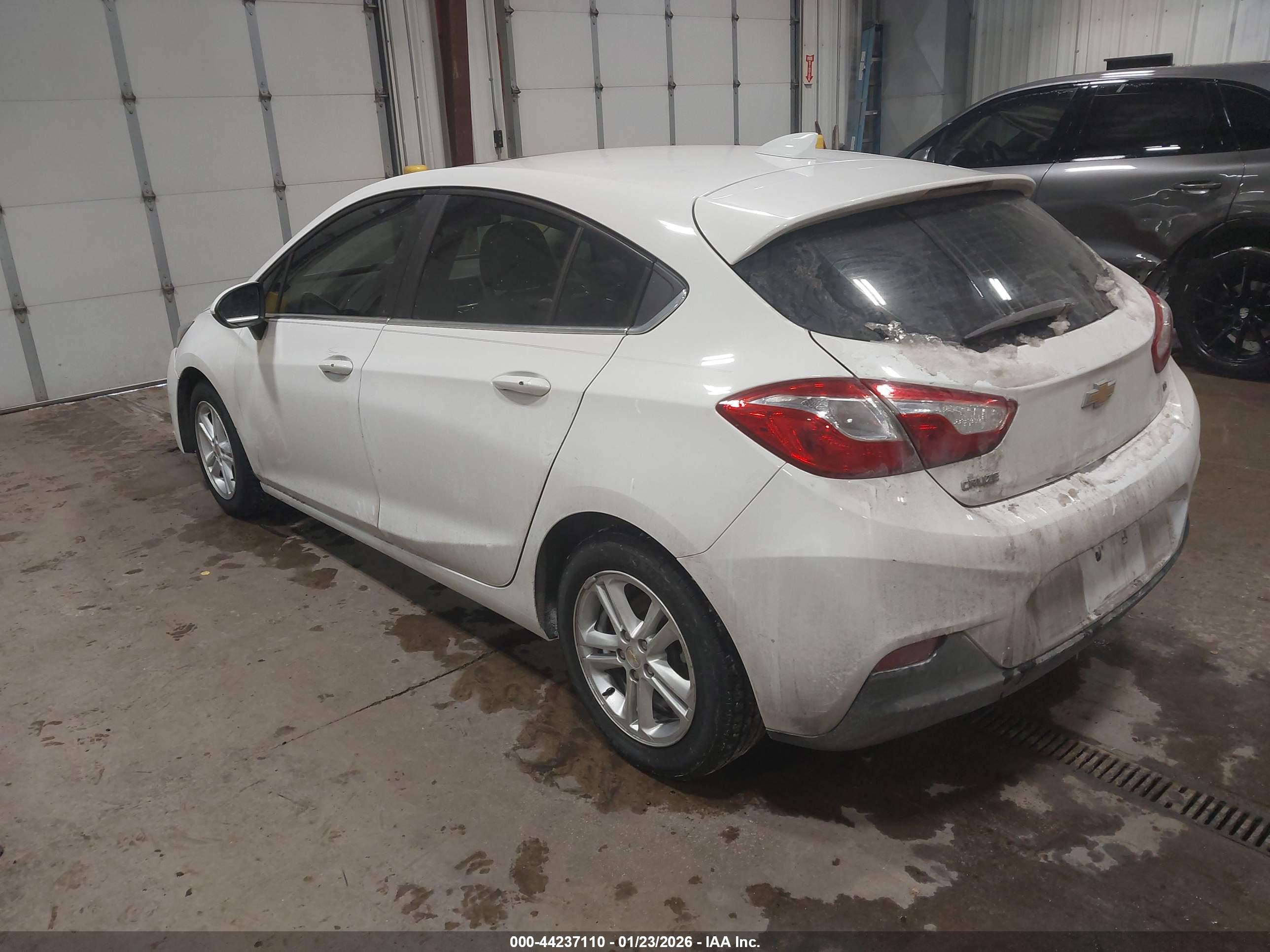 CHEVROLET CRUZE image 3