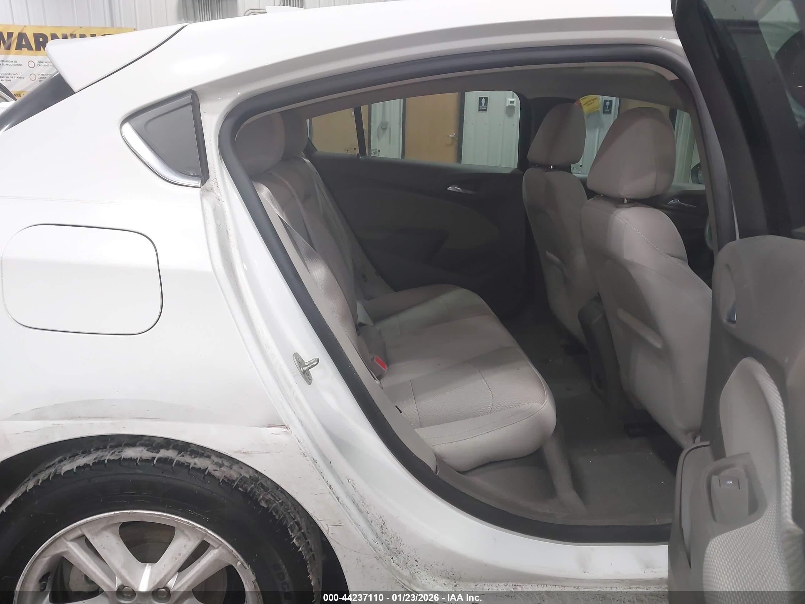 CHEVROLET CRUZE image 8