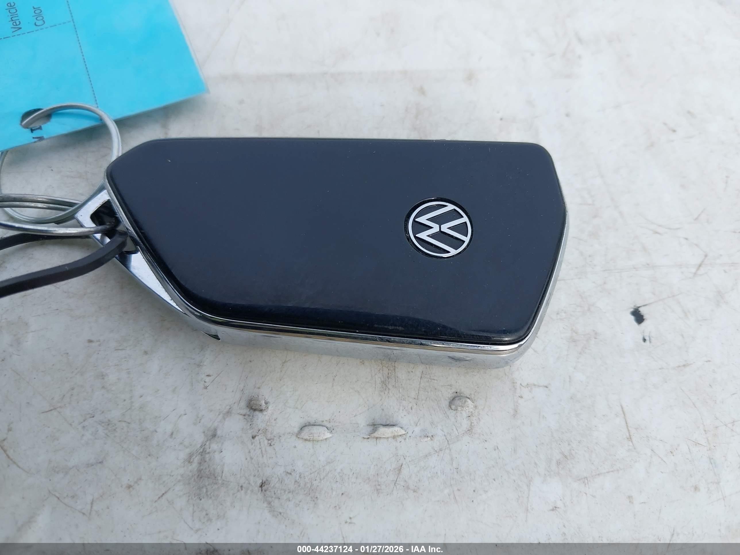 VOLKSWAGEN ID.4 image 11