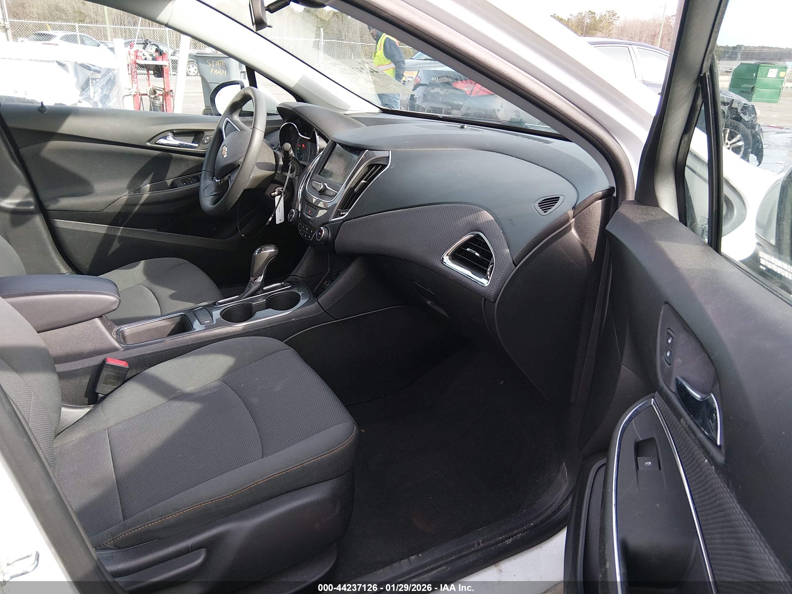 CHEVROLET CRUZE image 5