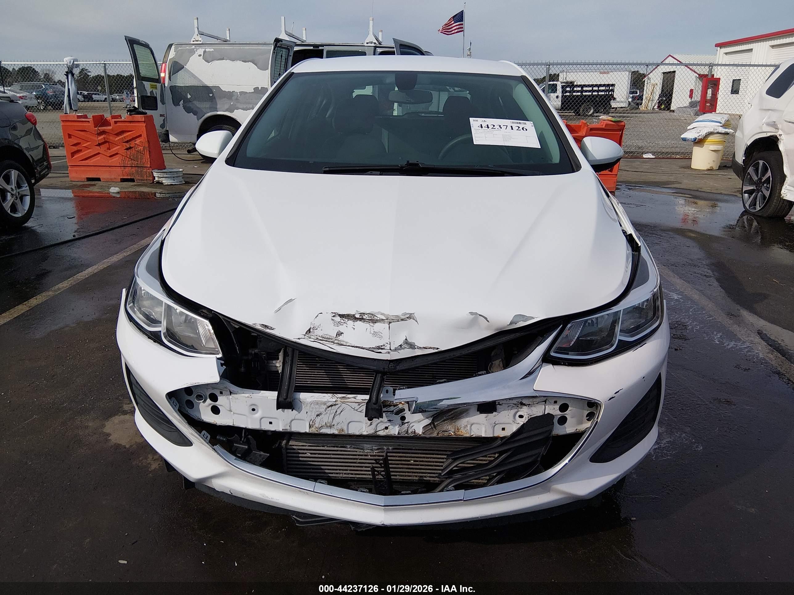 CHEVROLET CRUZE image 6