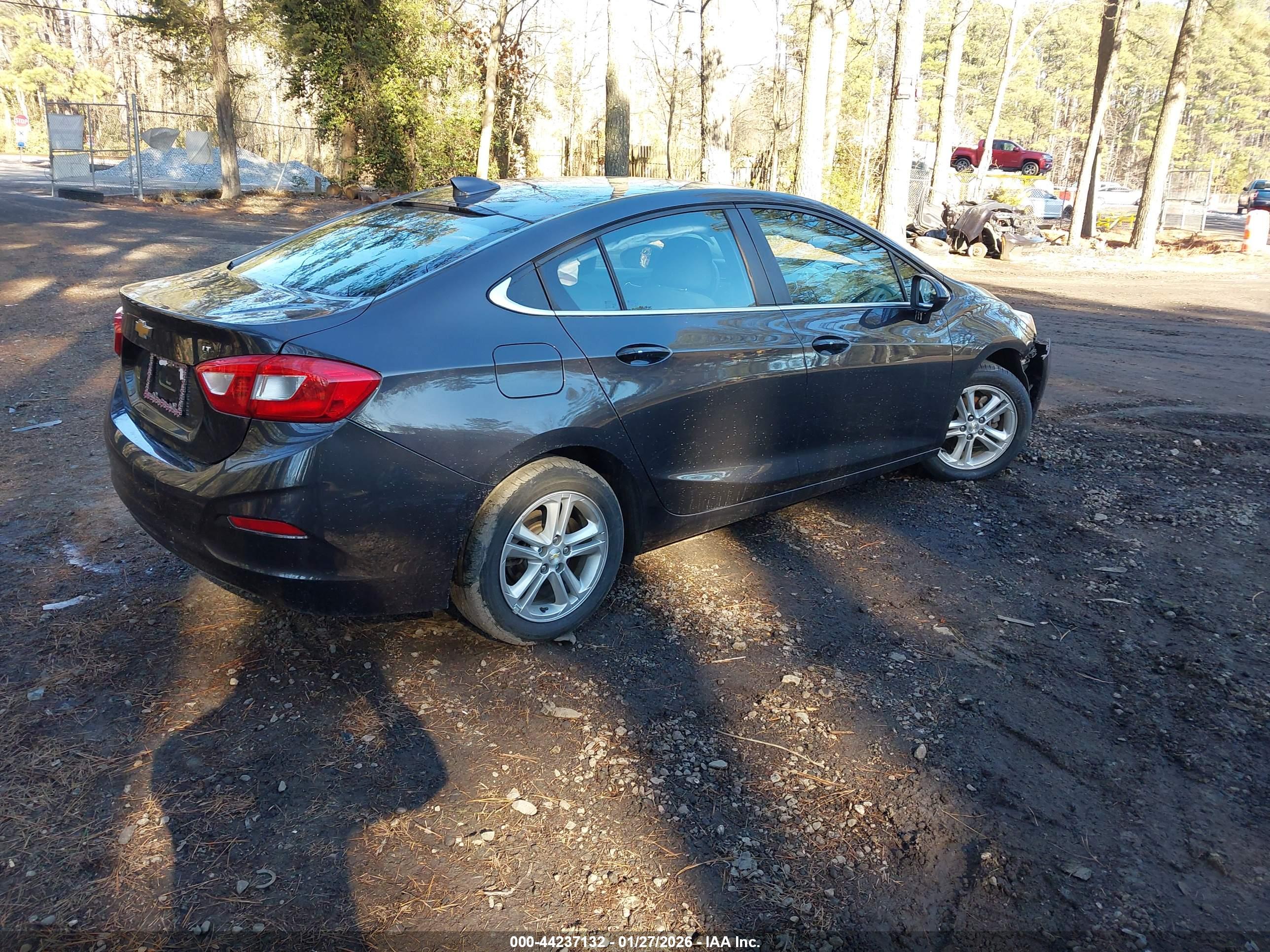 CHEVROLET CRUZE image 4