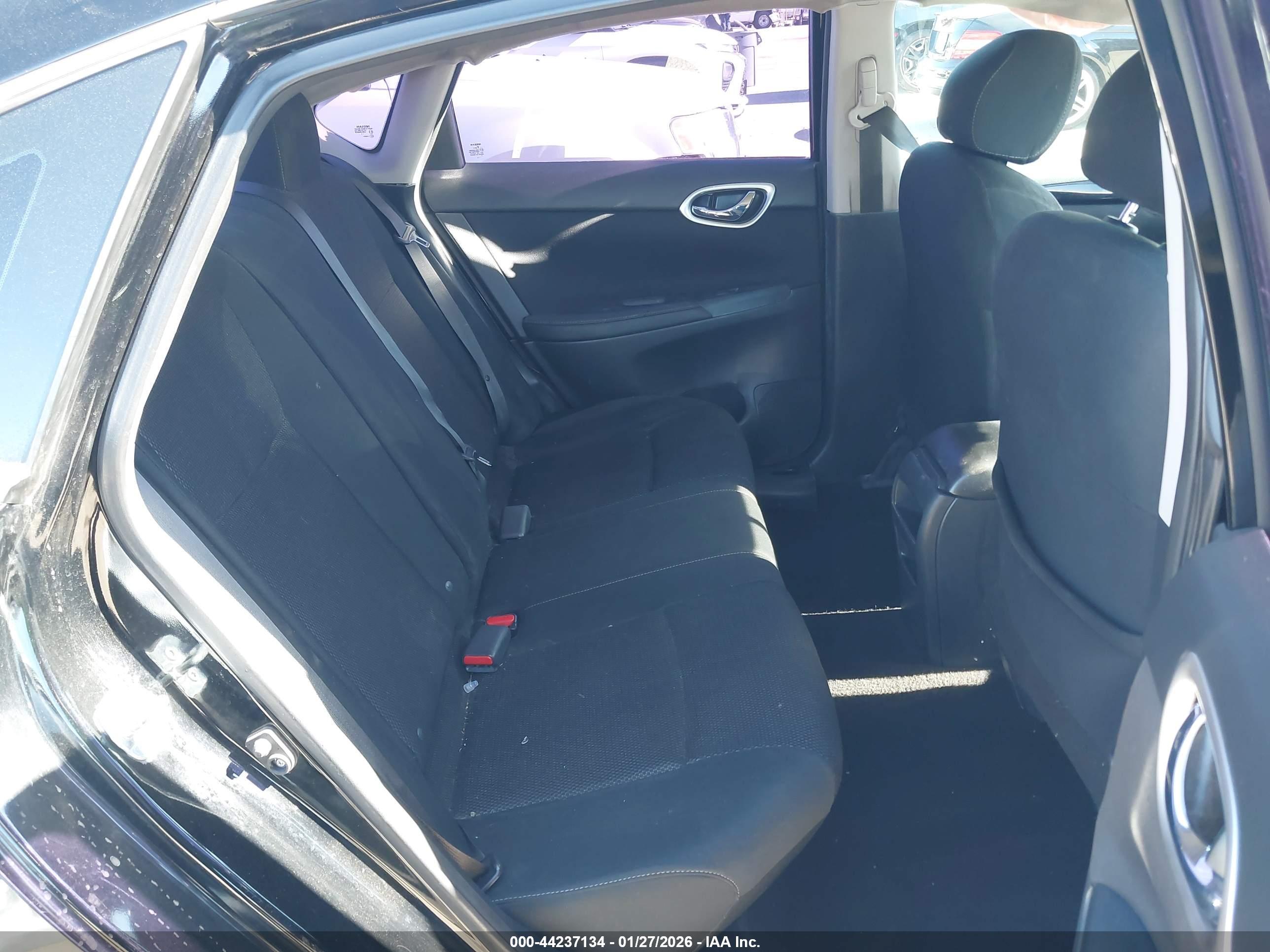 NISSAN SENTRA image 8