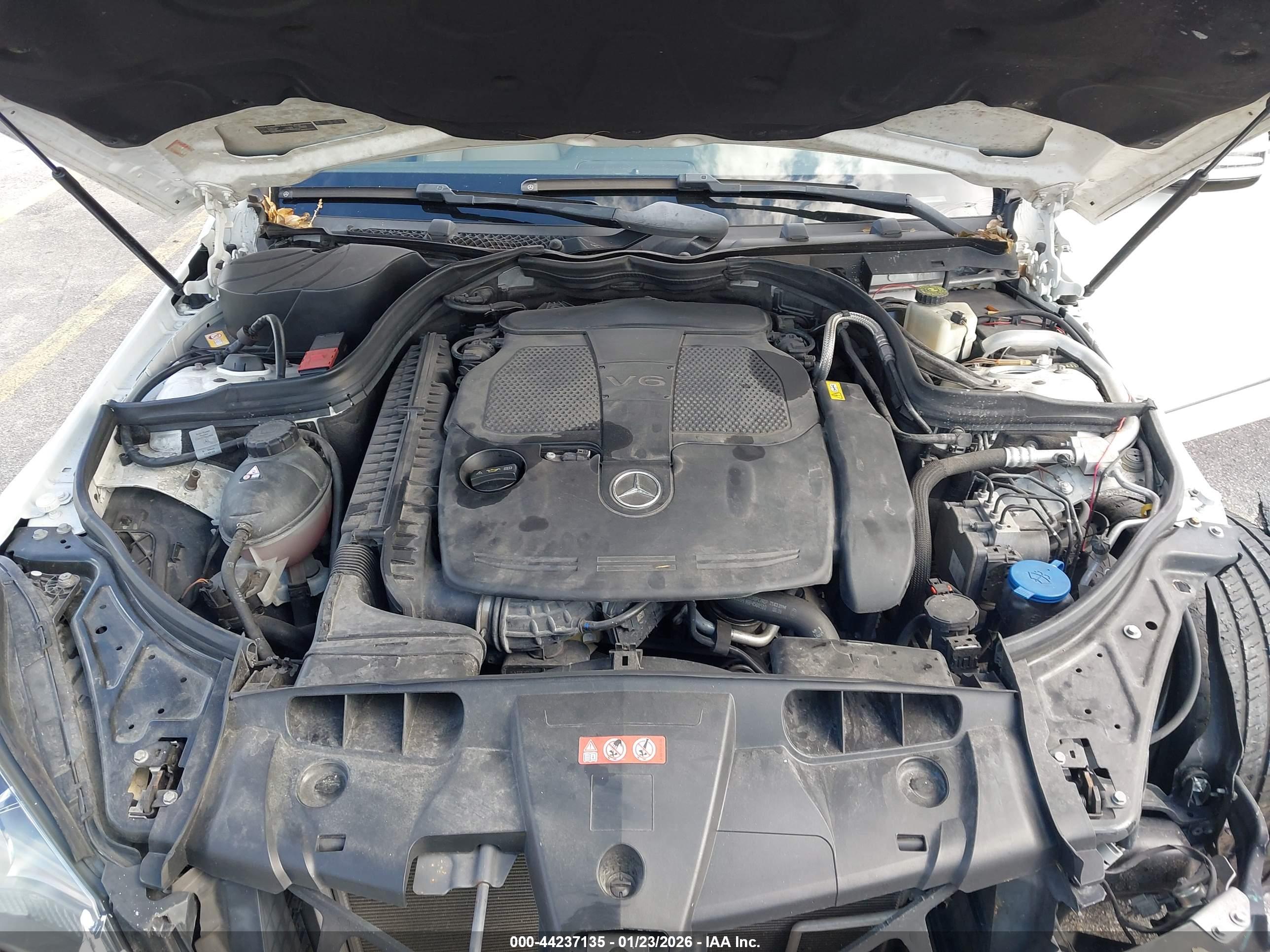 MERCEDES-BENZ E image 10