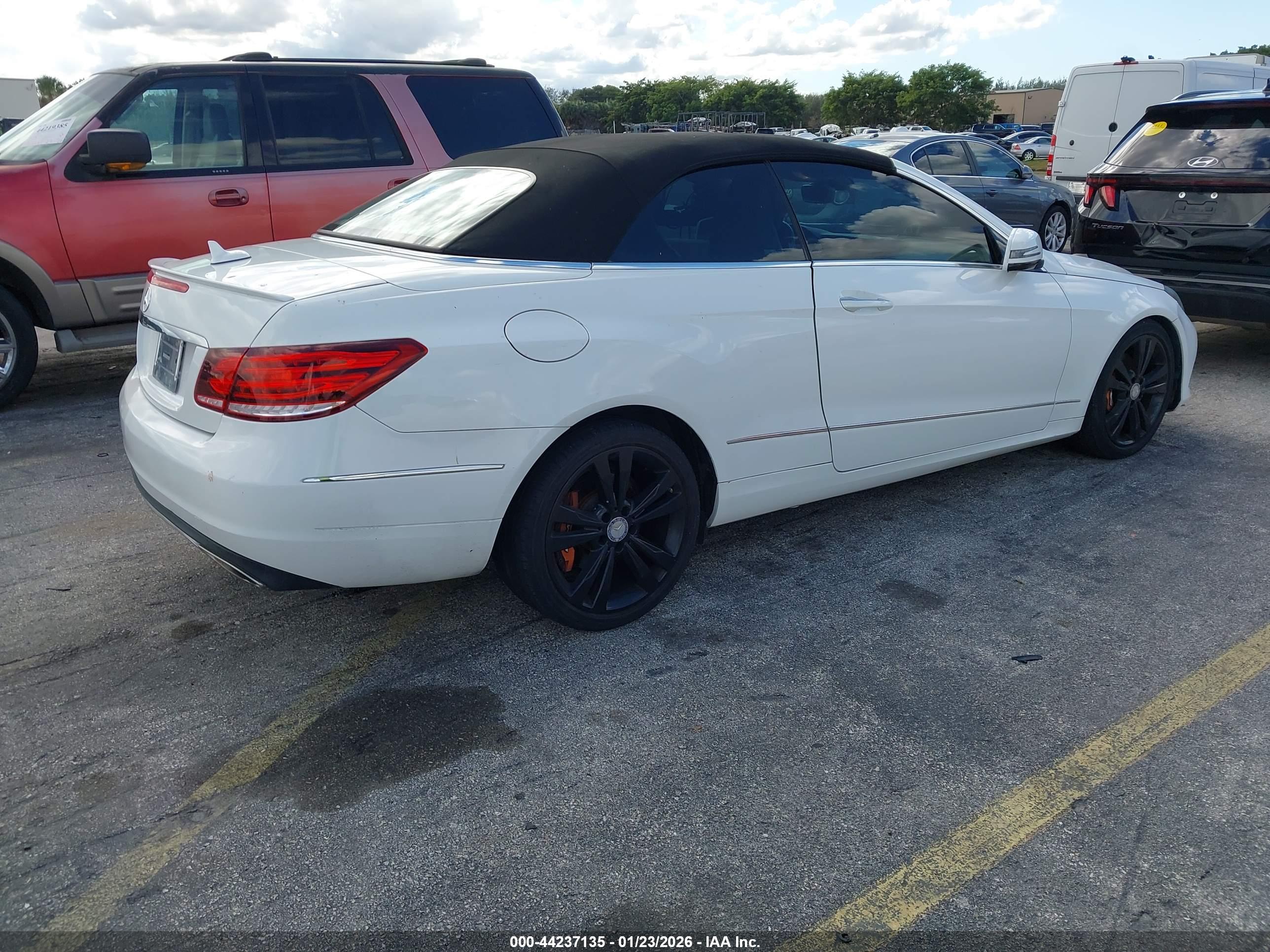 MERCEDES-BENZ E image 4