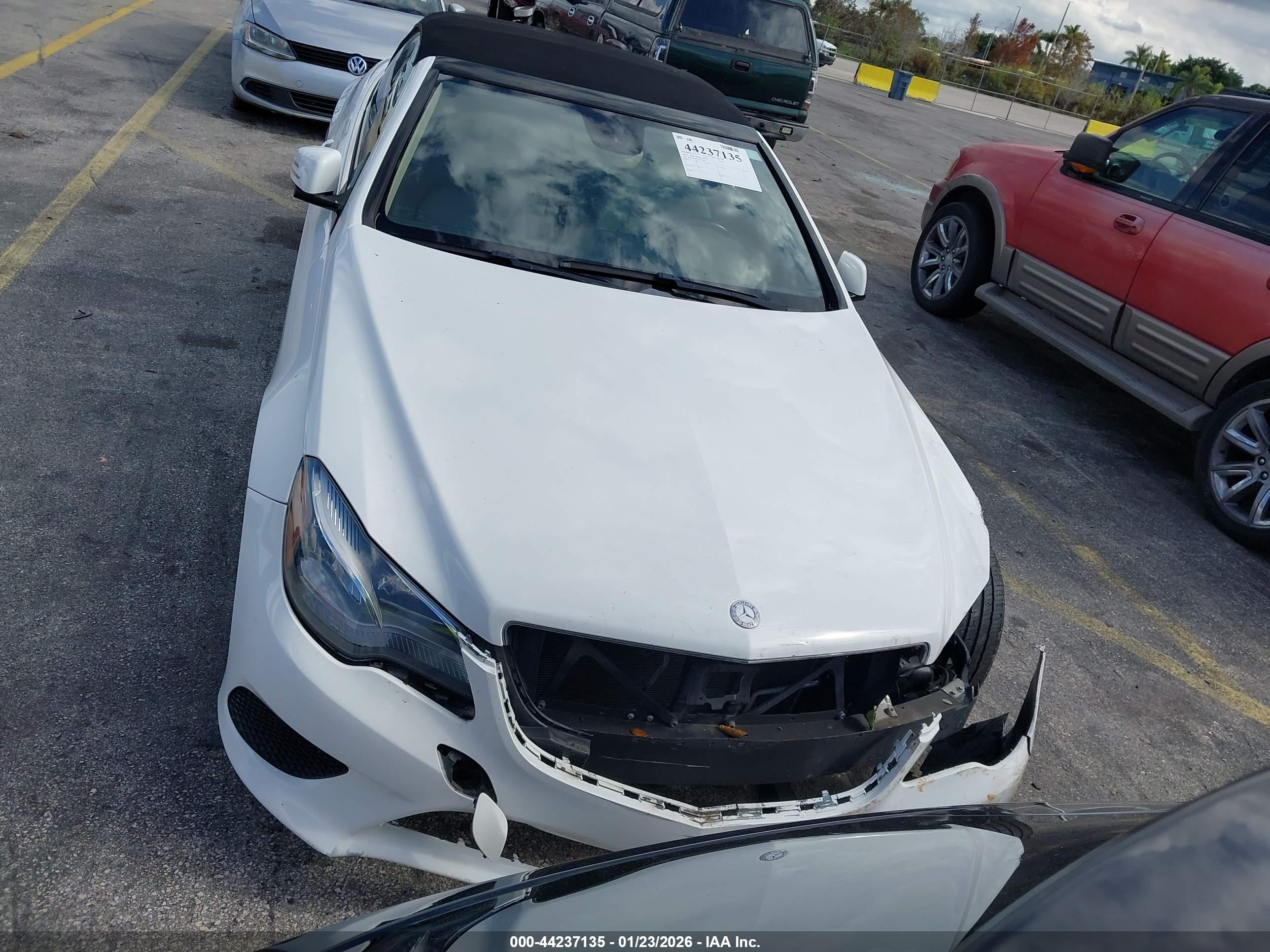 MERCEDES-BENZ E image 6