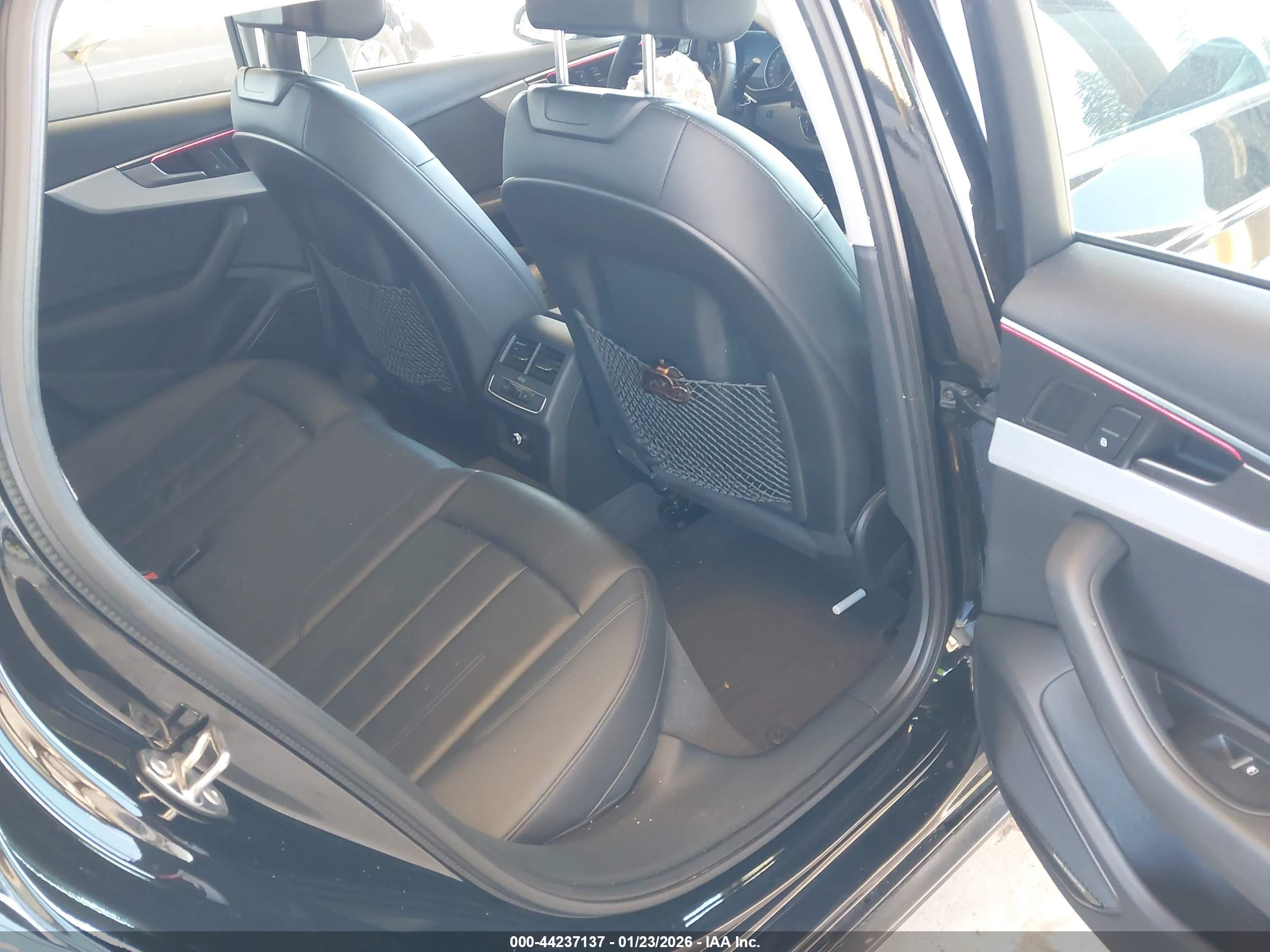 AUDI A4 image 8