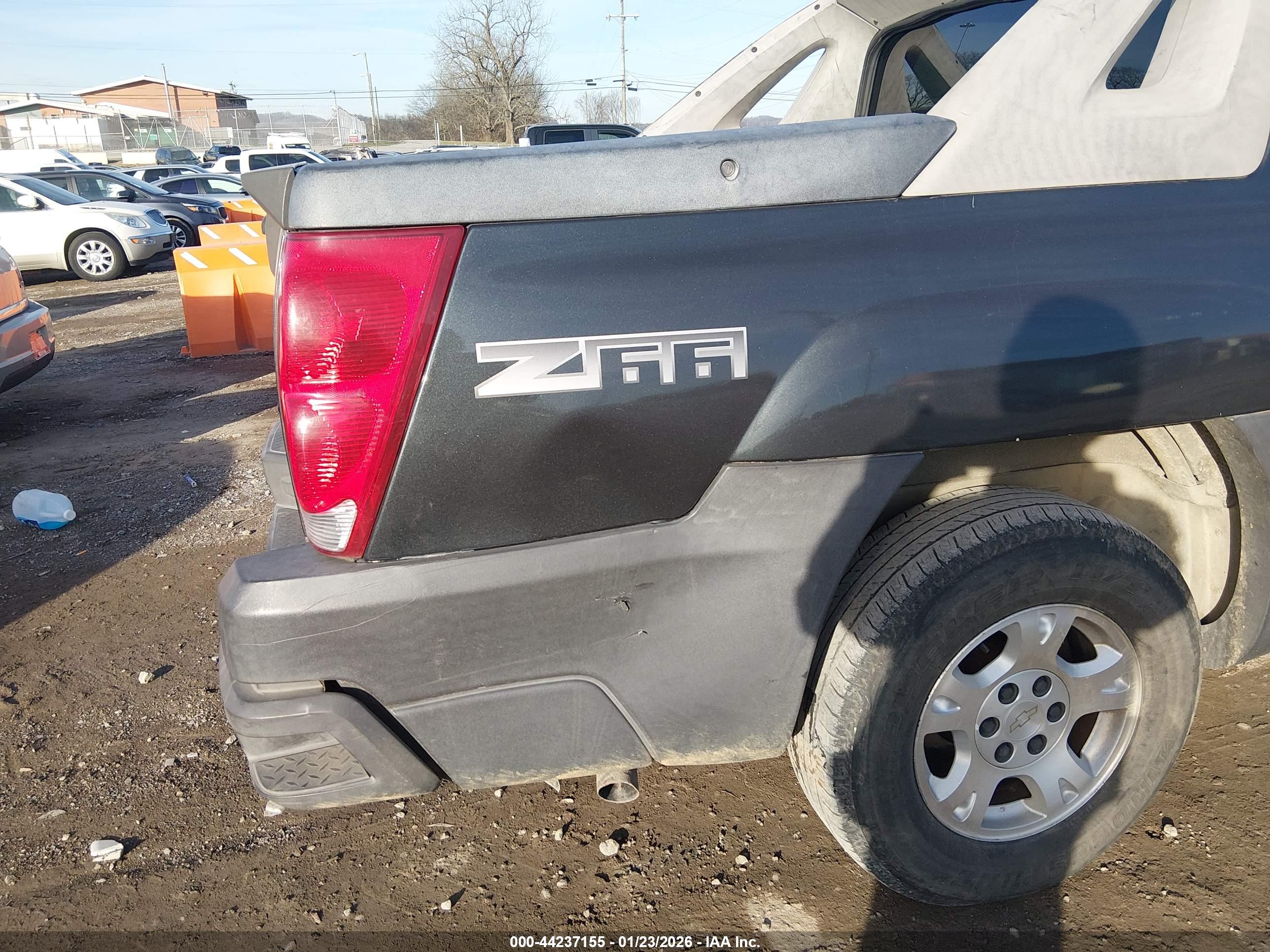 CHEVROLET AVALANCHE image 6