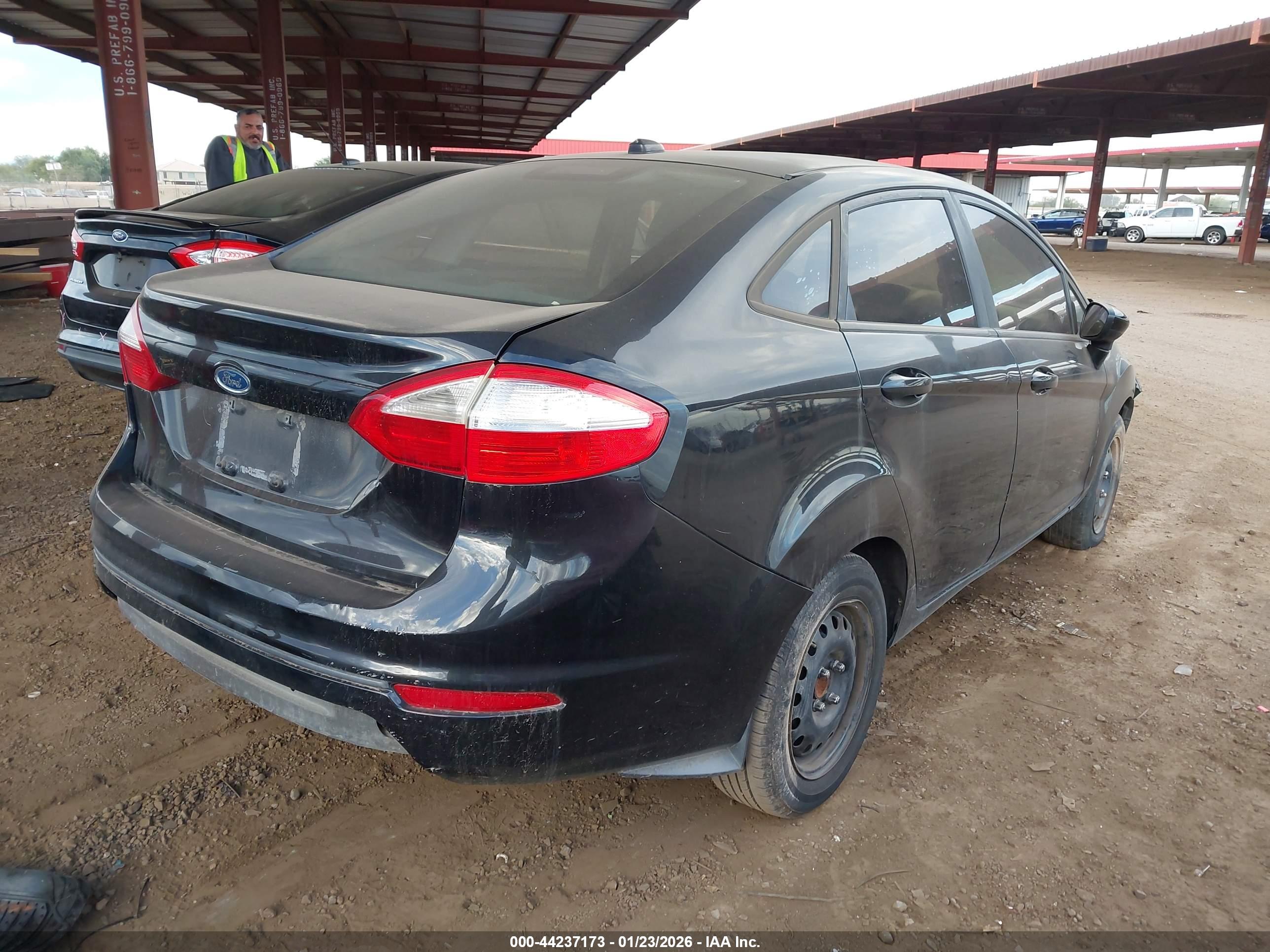 FORD FIESTA image 4