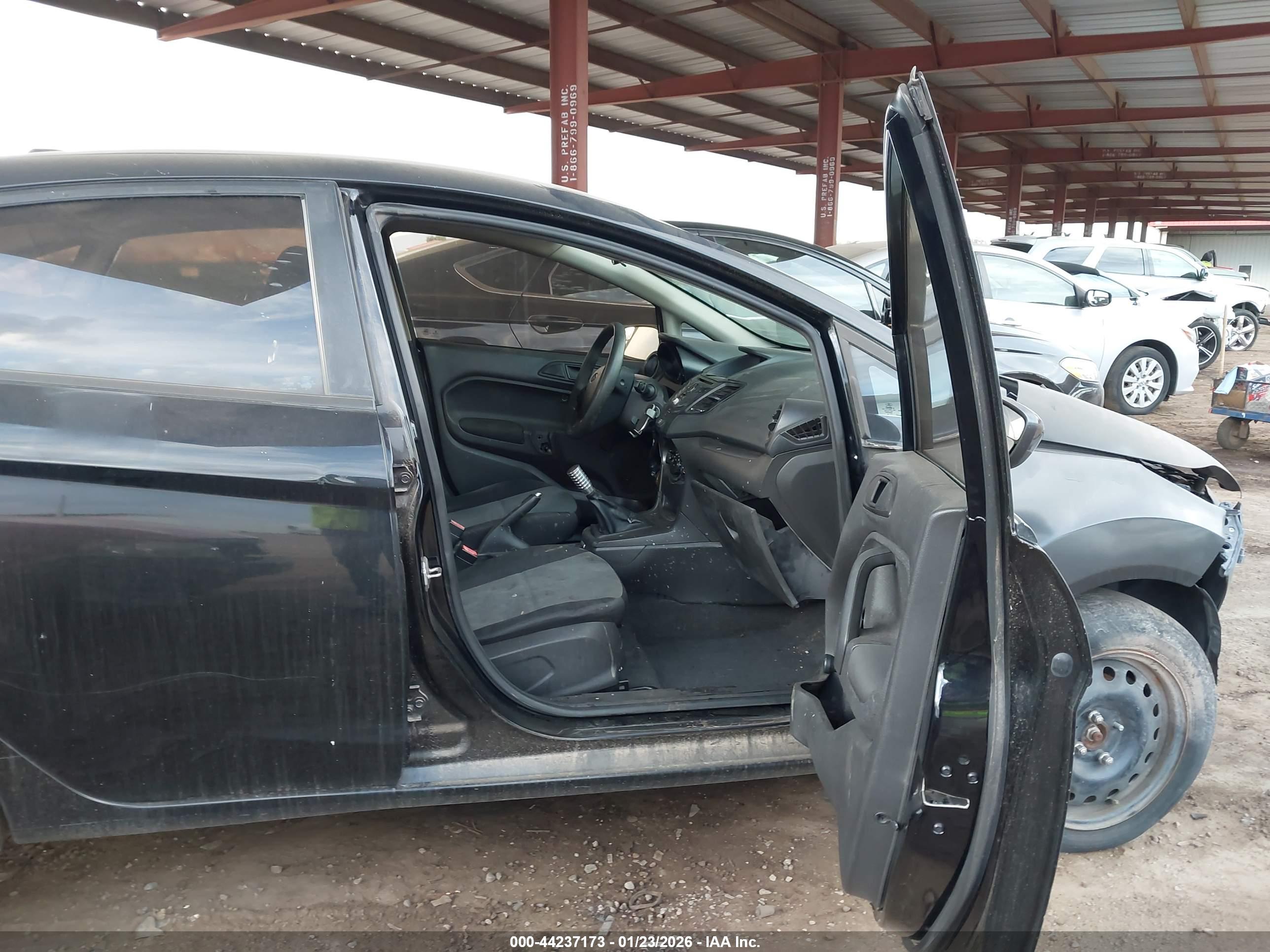 FORD FIESTA image 5