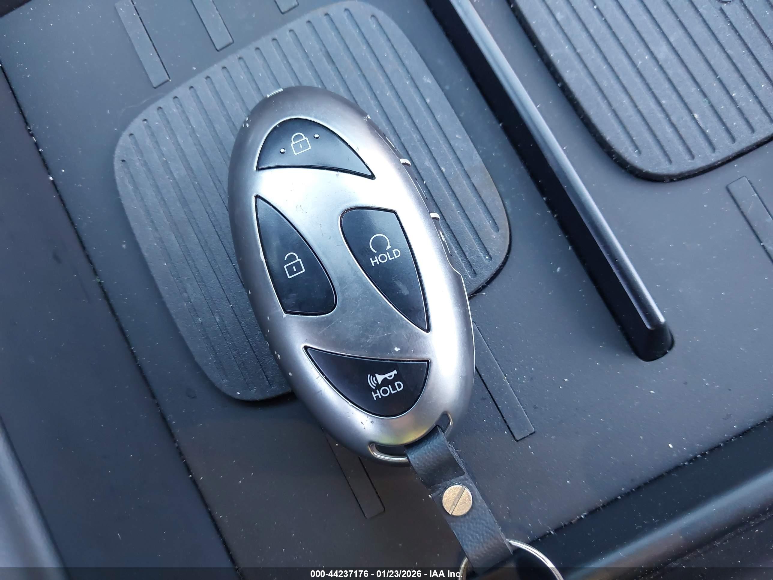 HYUNDAI SANTA image 11