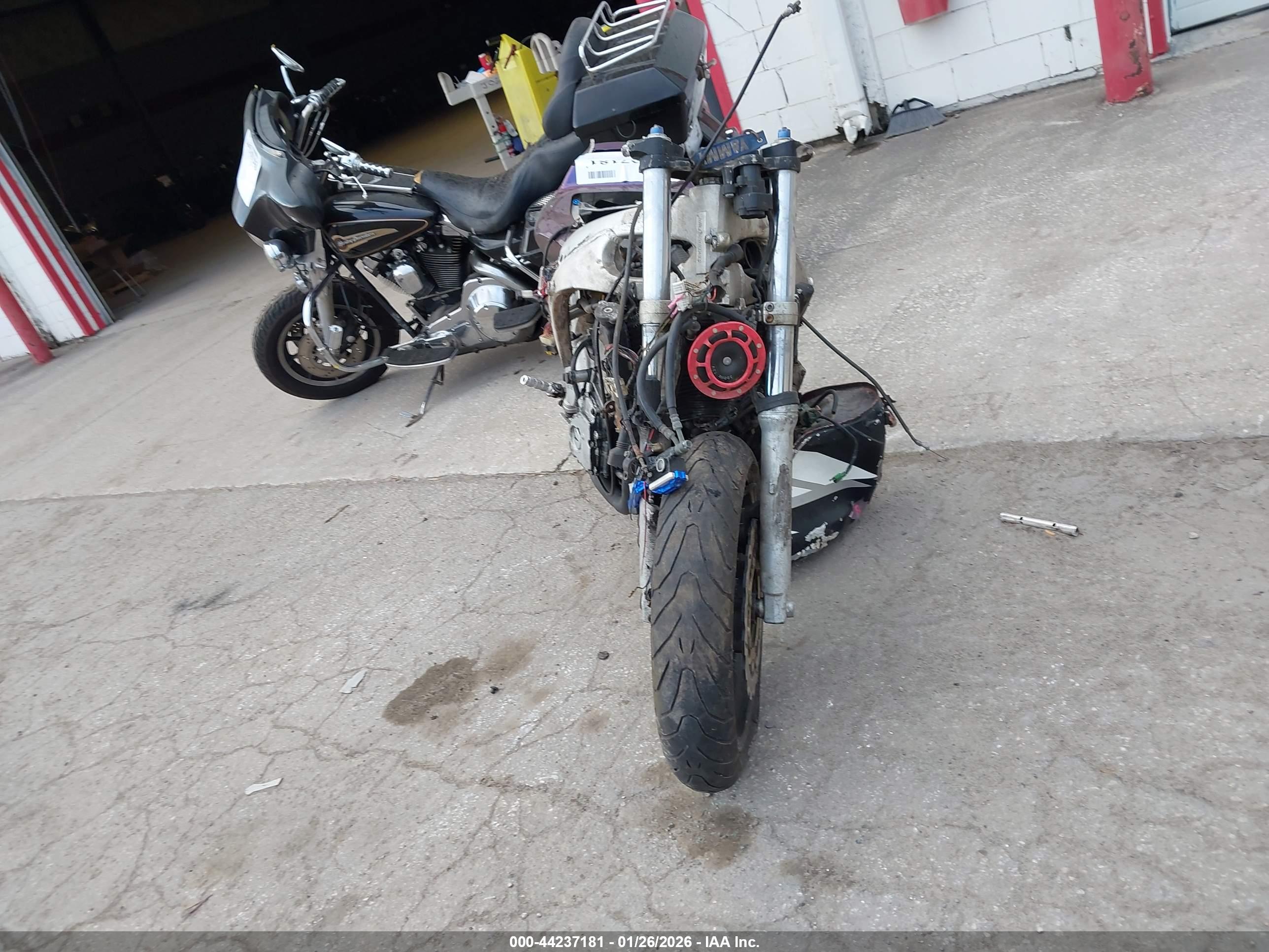 YAMAHA YZFR6 image 5