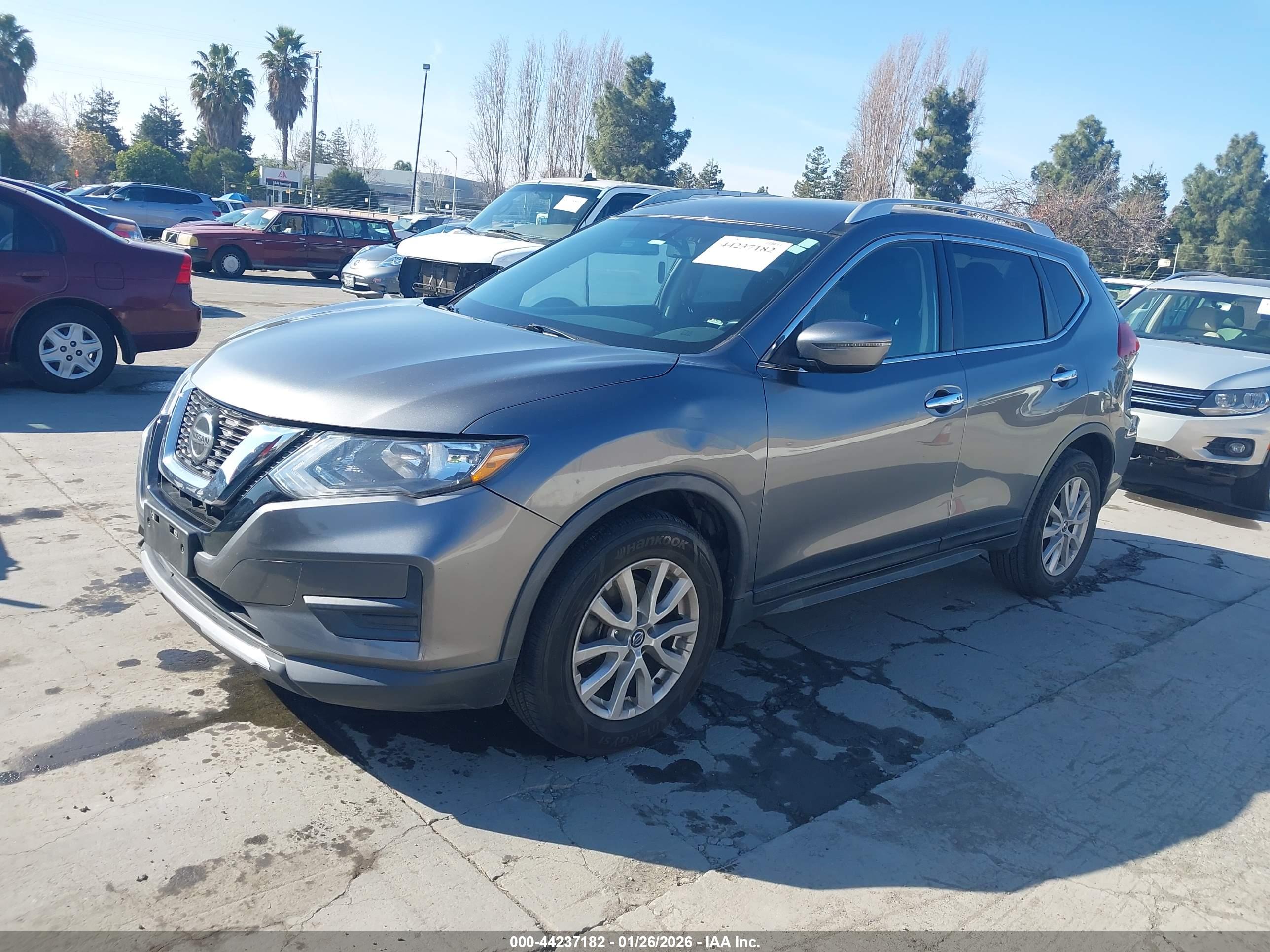 NISSAN ROGUE image 2