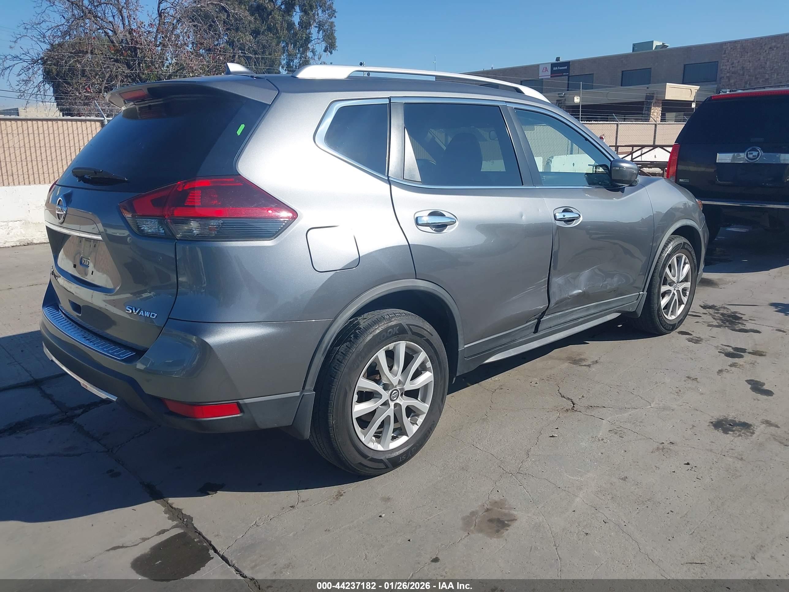 NISSAN ROGUE image 4