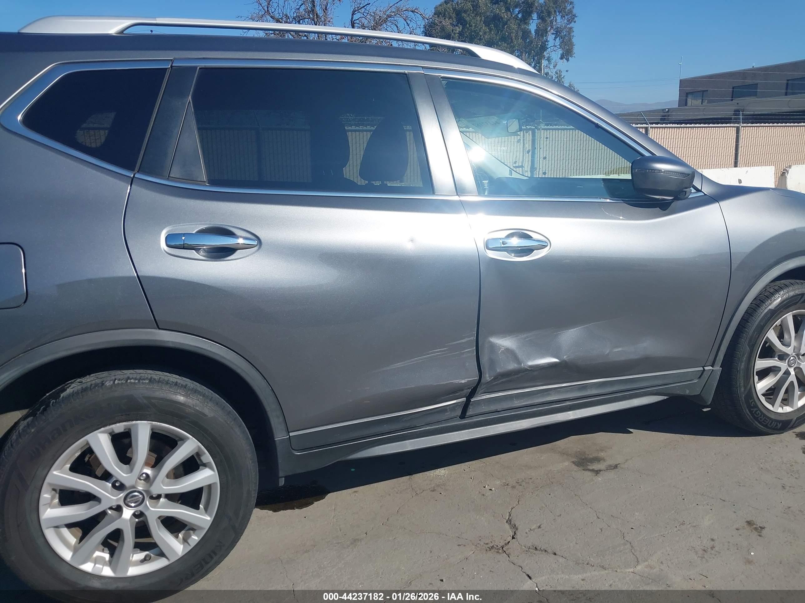 NISSAN ROGUE image 6