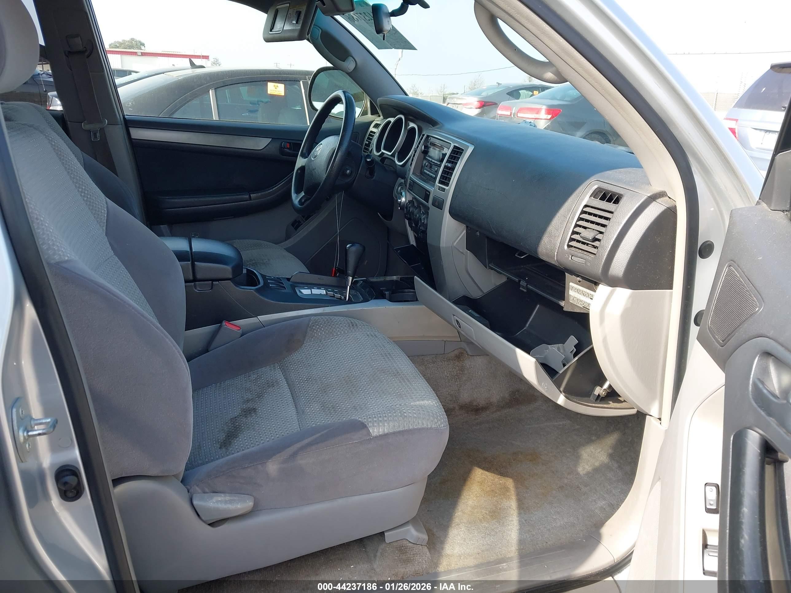 TOYOTA 4RUNNER image 5
