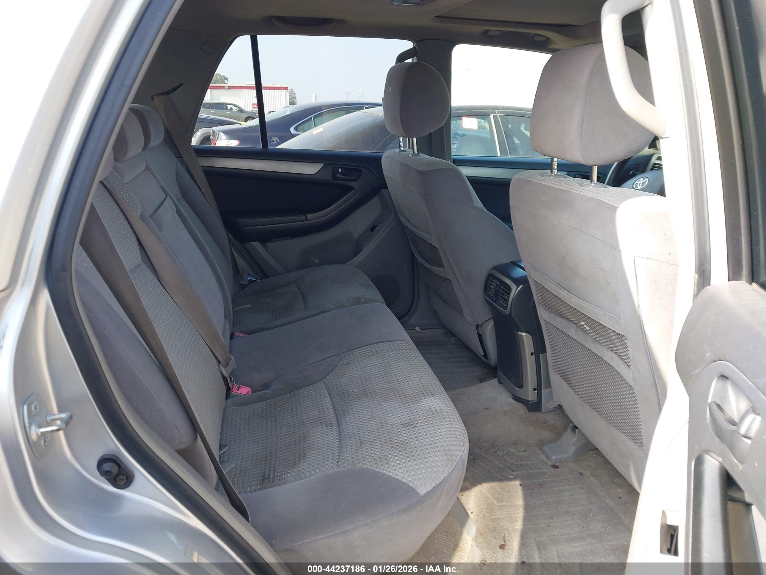 TOYOTA 4RUNNER image 8