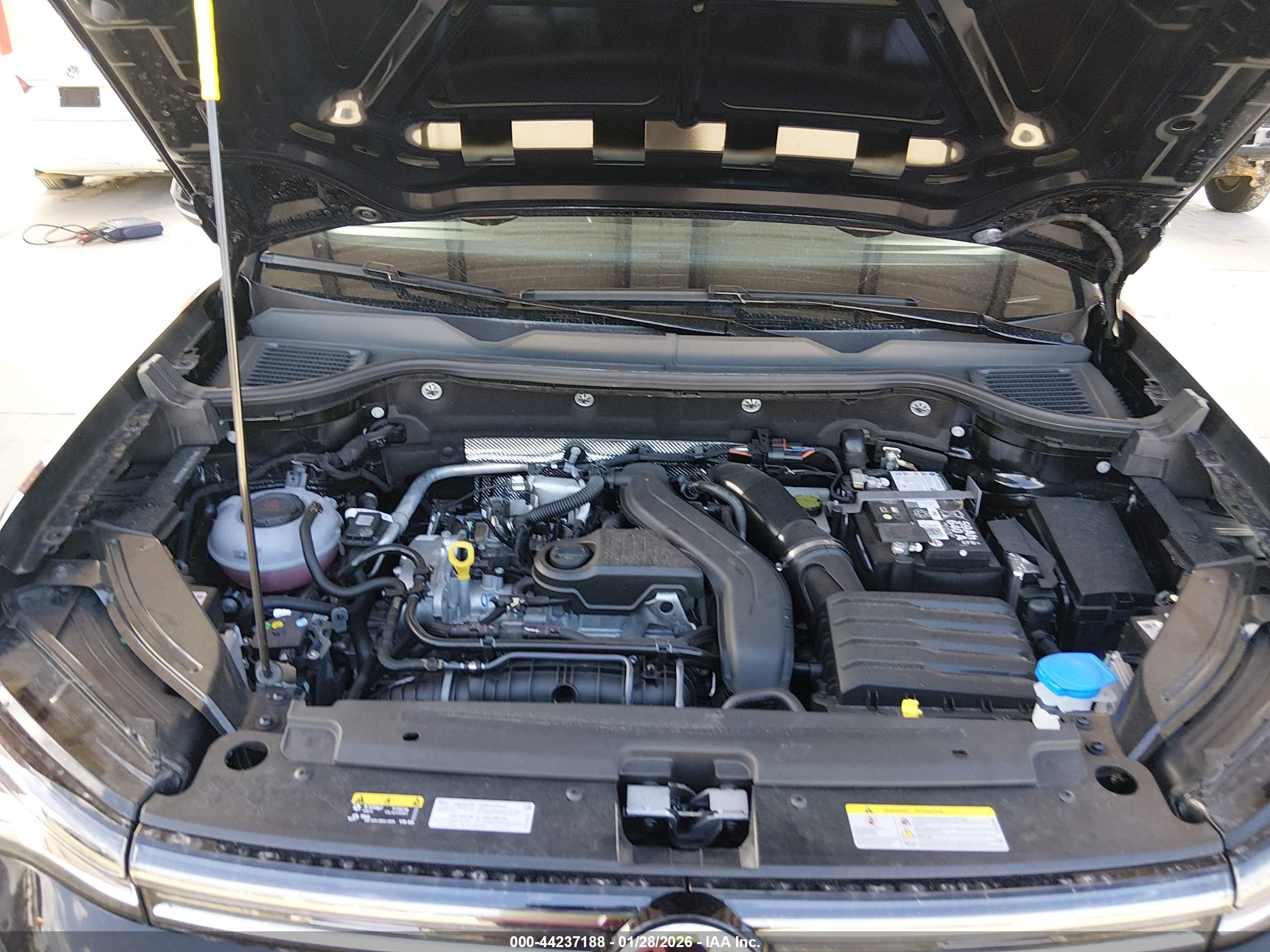 VOLKSWAGEN TAOS image 10