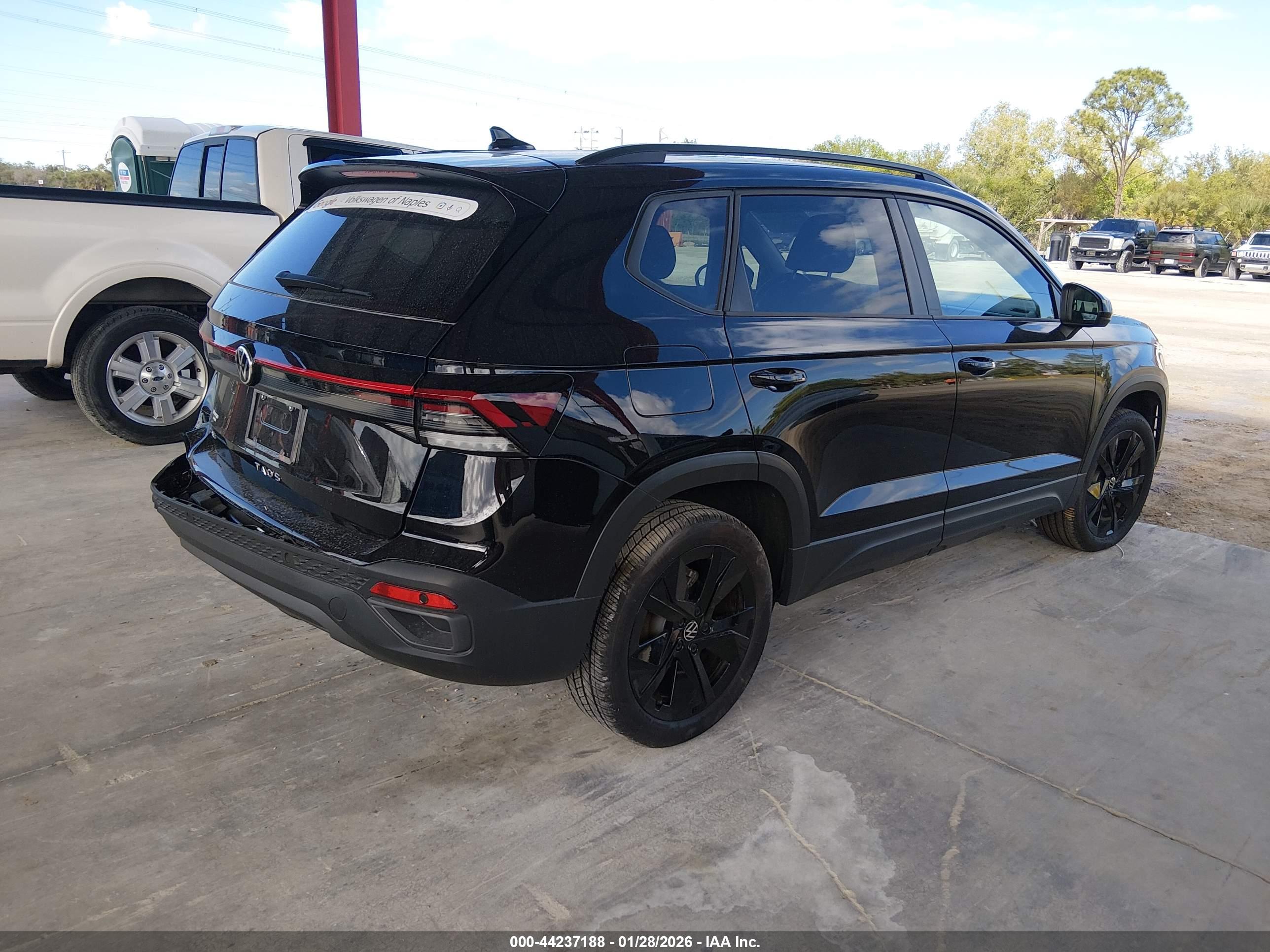VOLKSWAGEN TAOS image 4