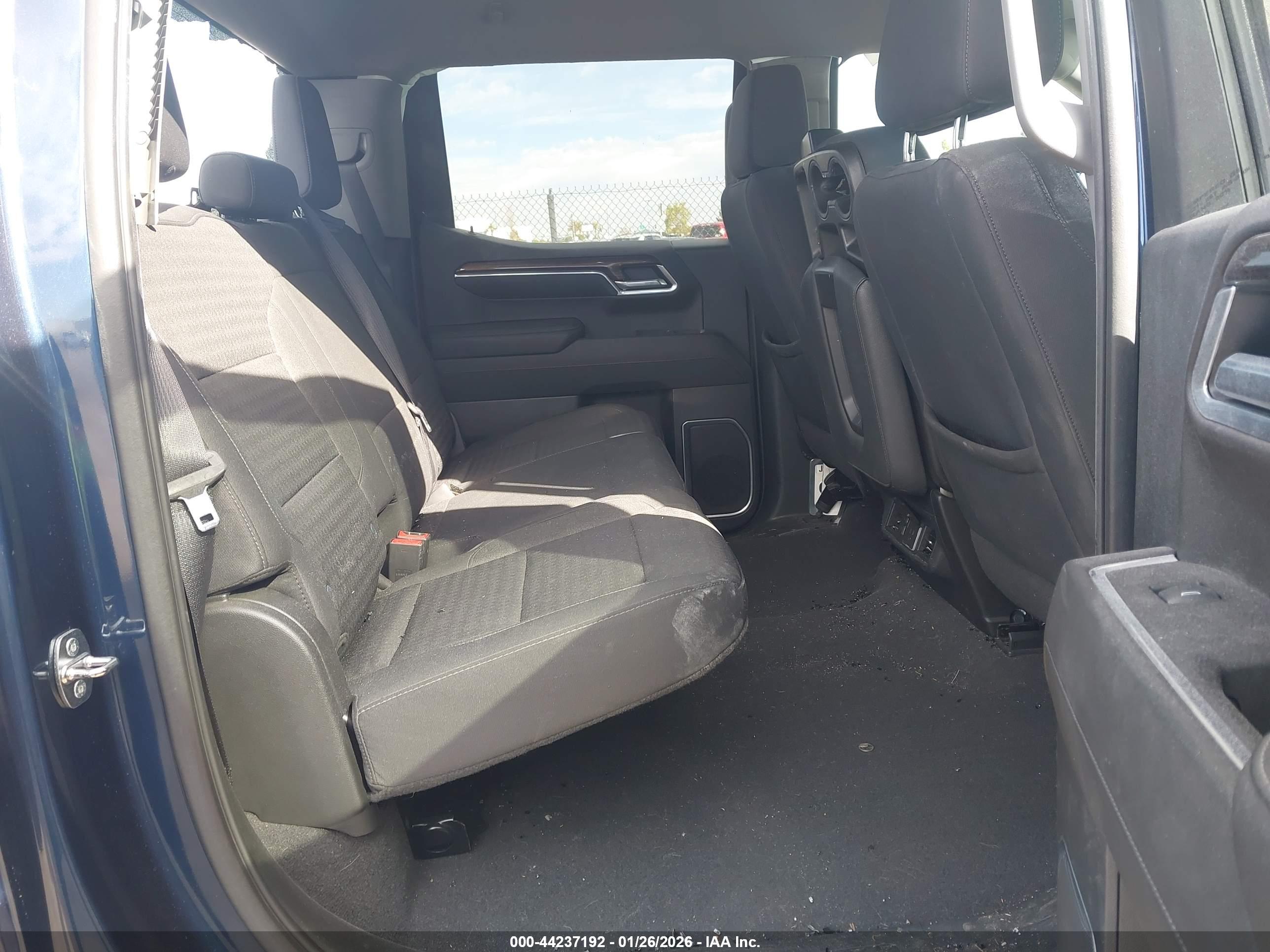 CHEVROLET SILVERADO image 8