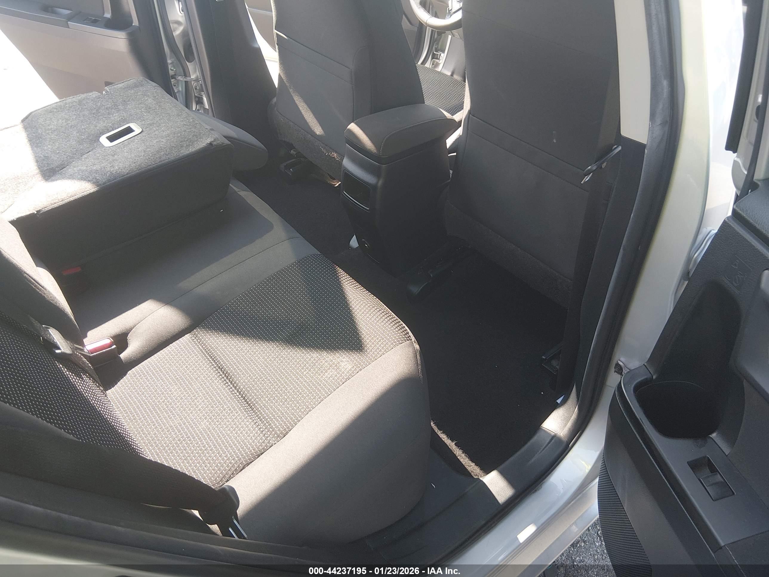 TOYOTA COROLLA image 8
