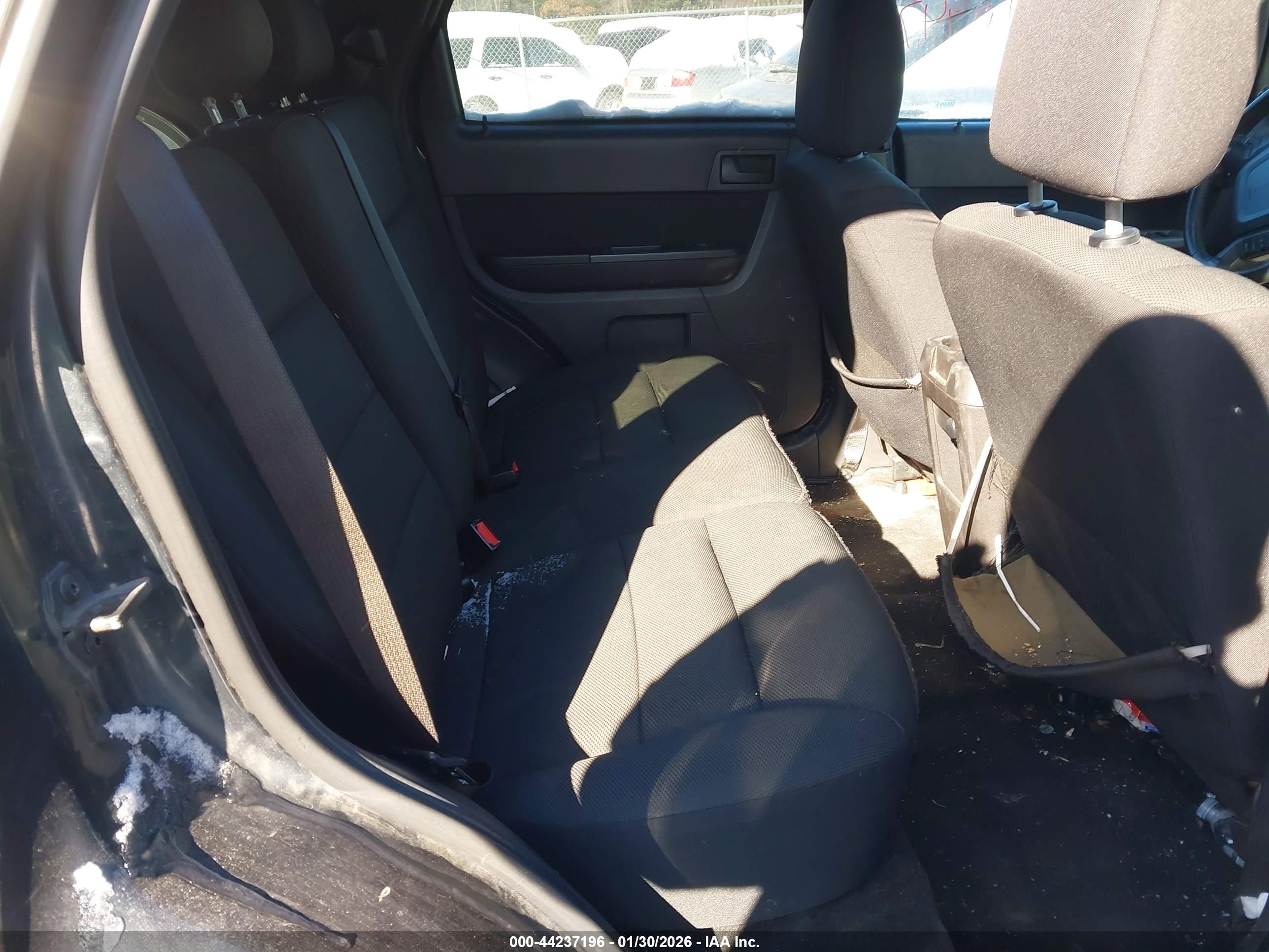 FORD ESCAPE image 8