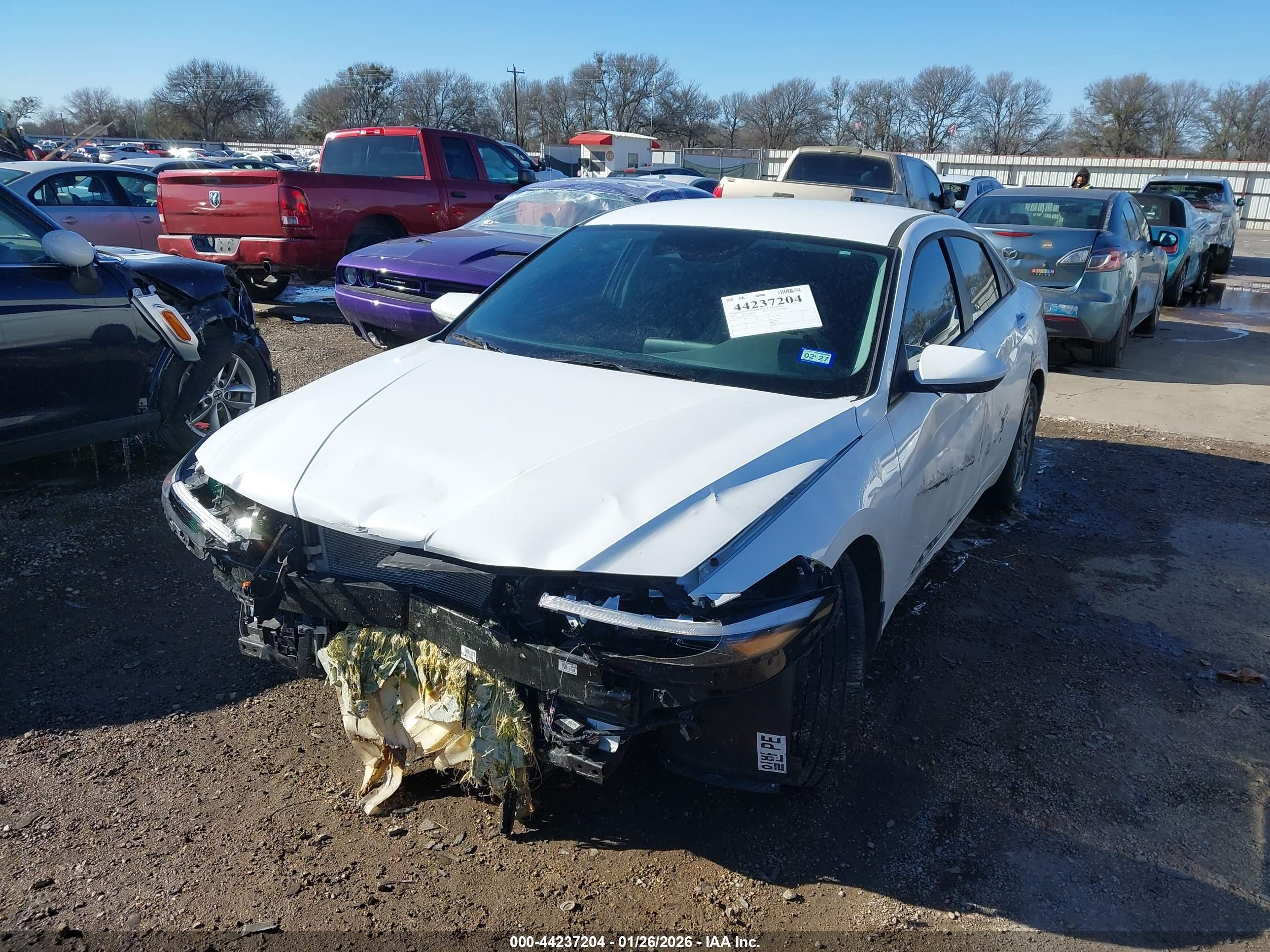 HYUNDAI ELANTRA image 2