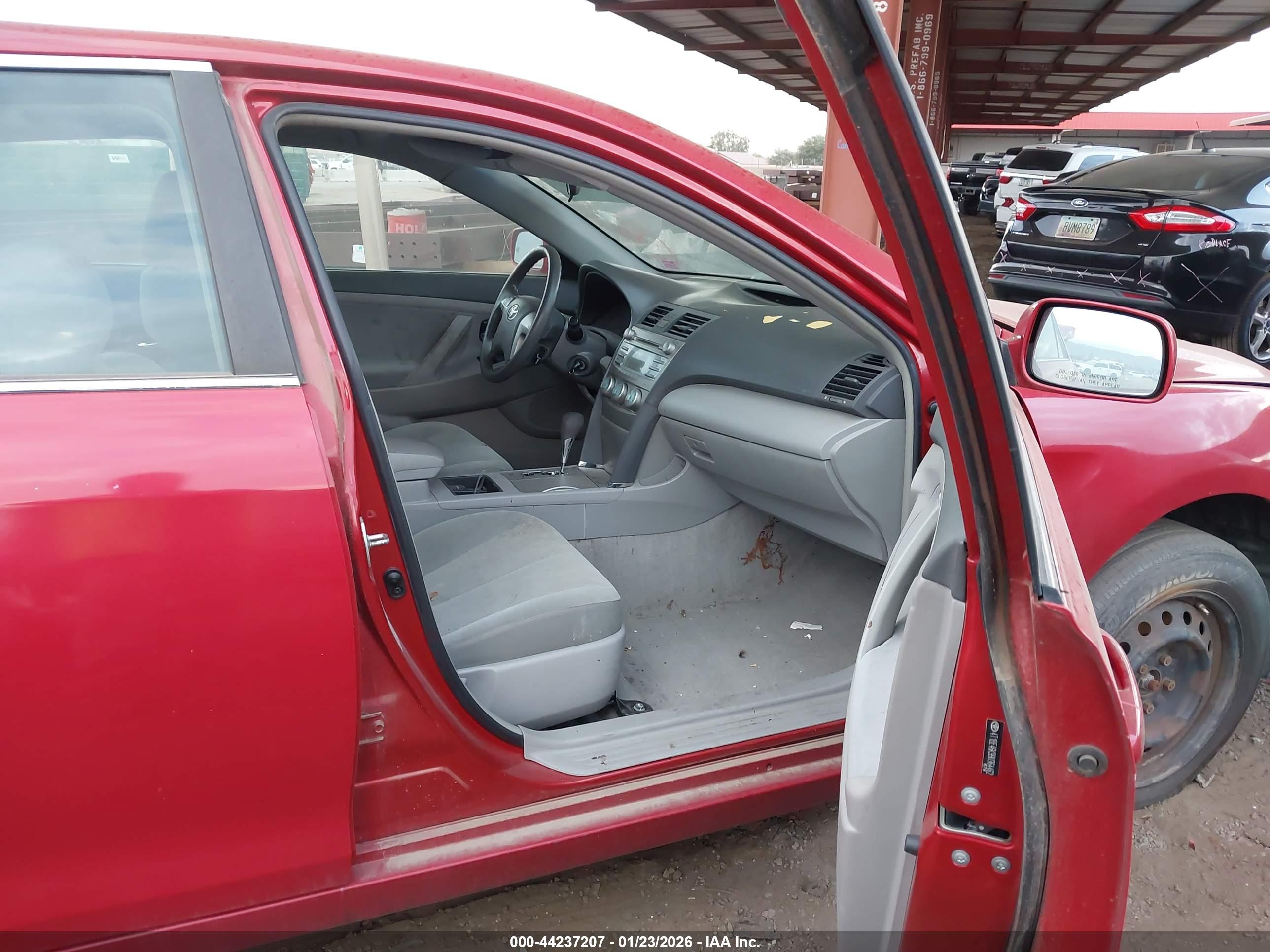 TOYOTA CAMRY image 5
