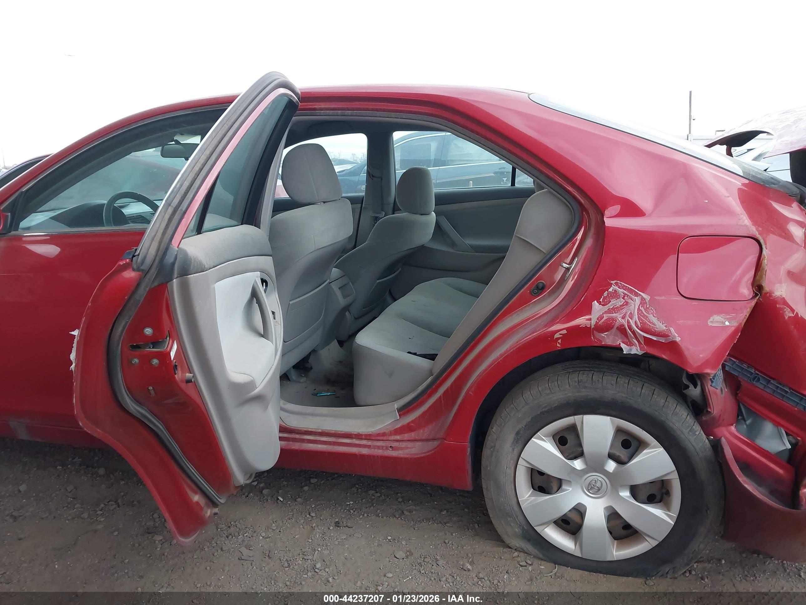 TOYOTA CAMRY image 8