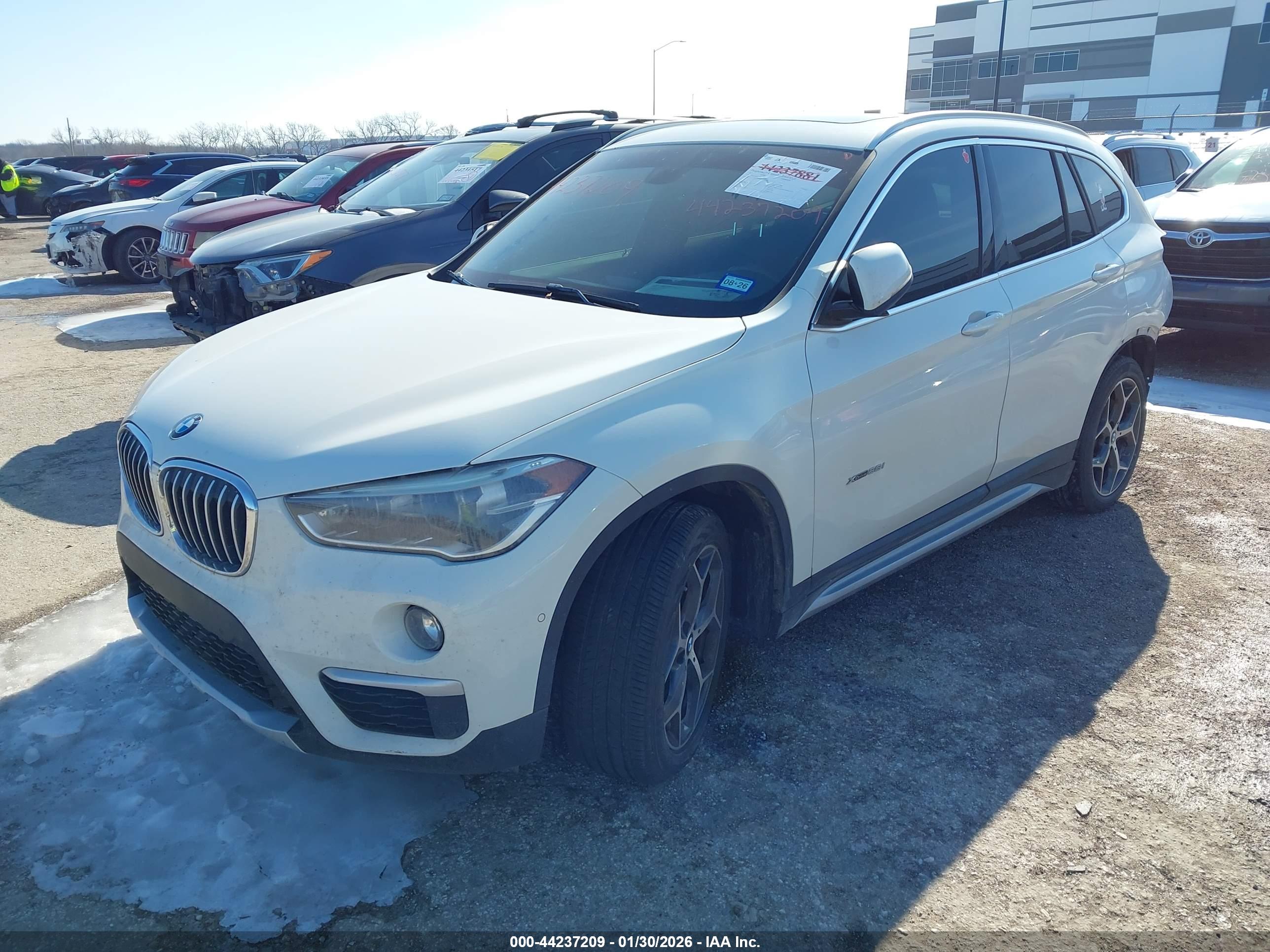 BMW X1 image 2