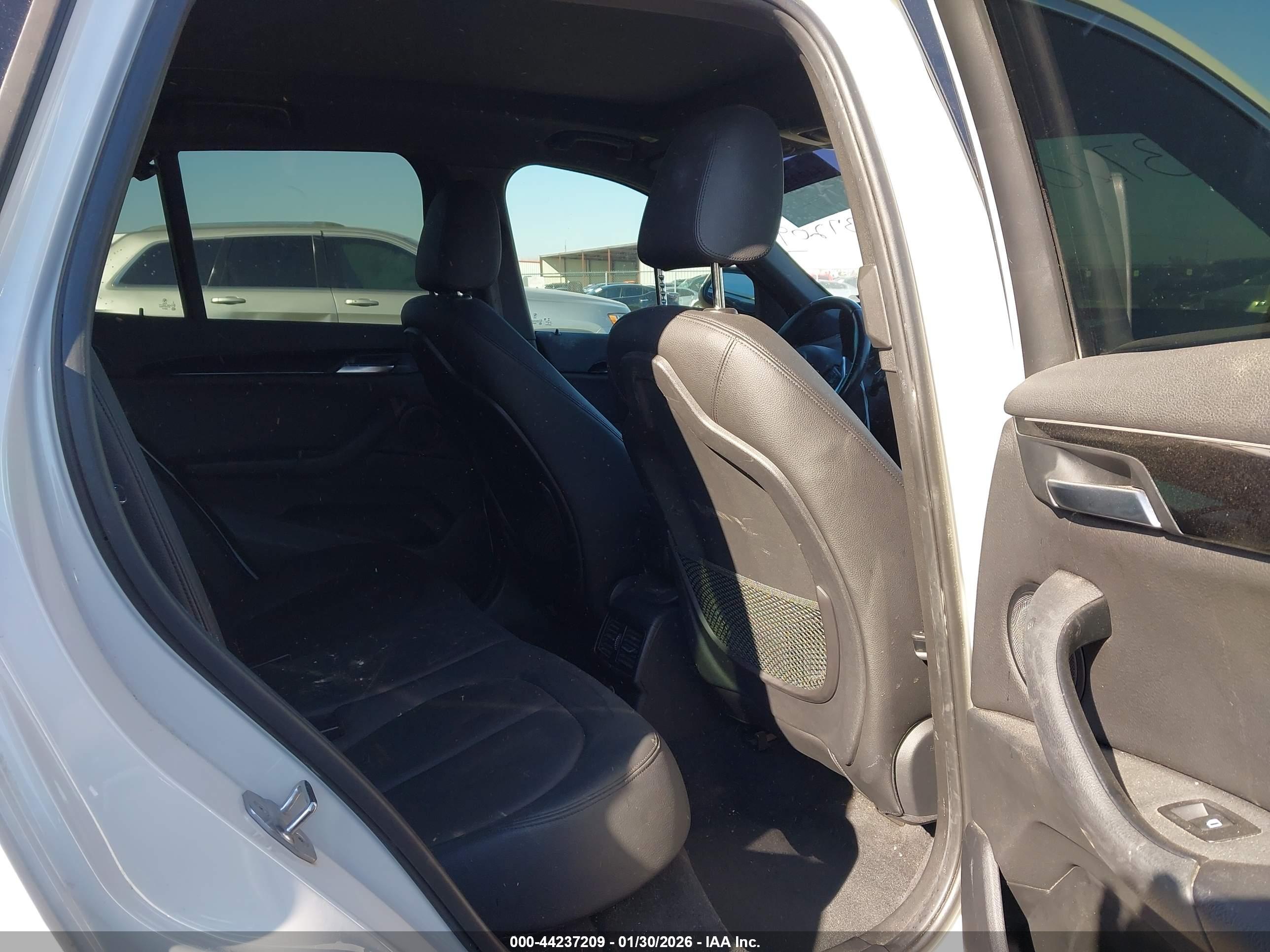 BMW X1 image 8