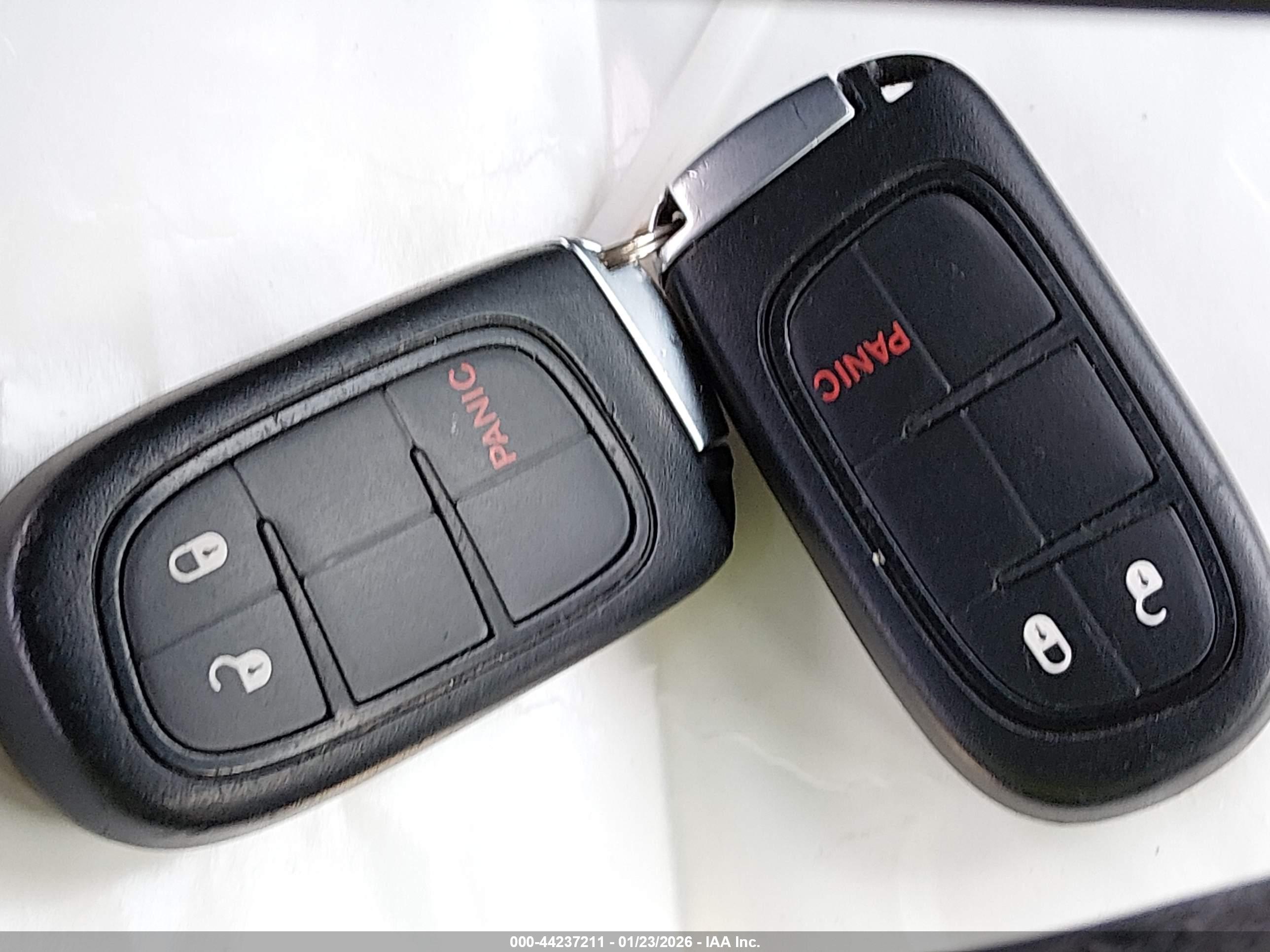 JEEP CHEROKEE image 11
