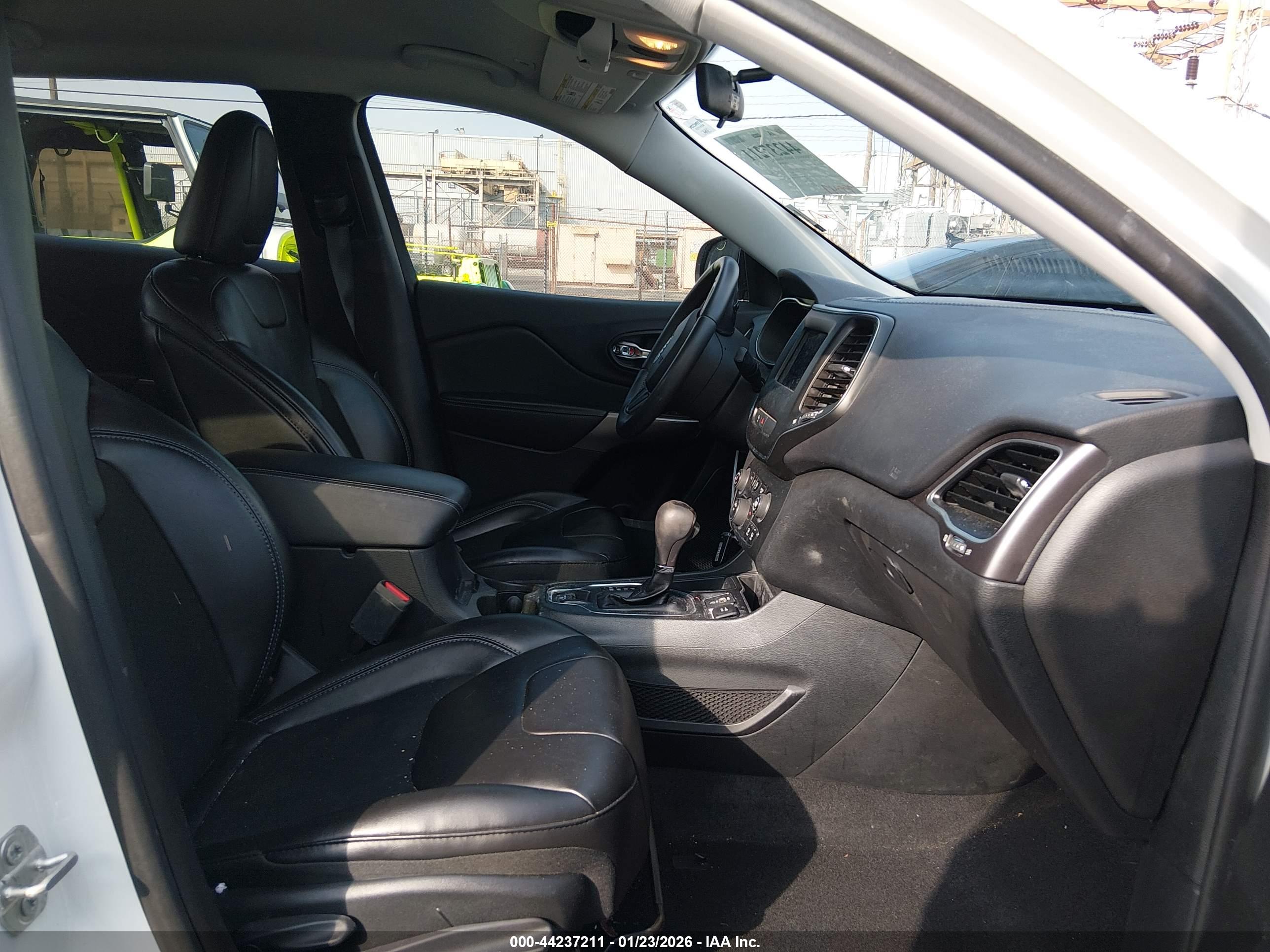 JEEP CHEROKEE image 5