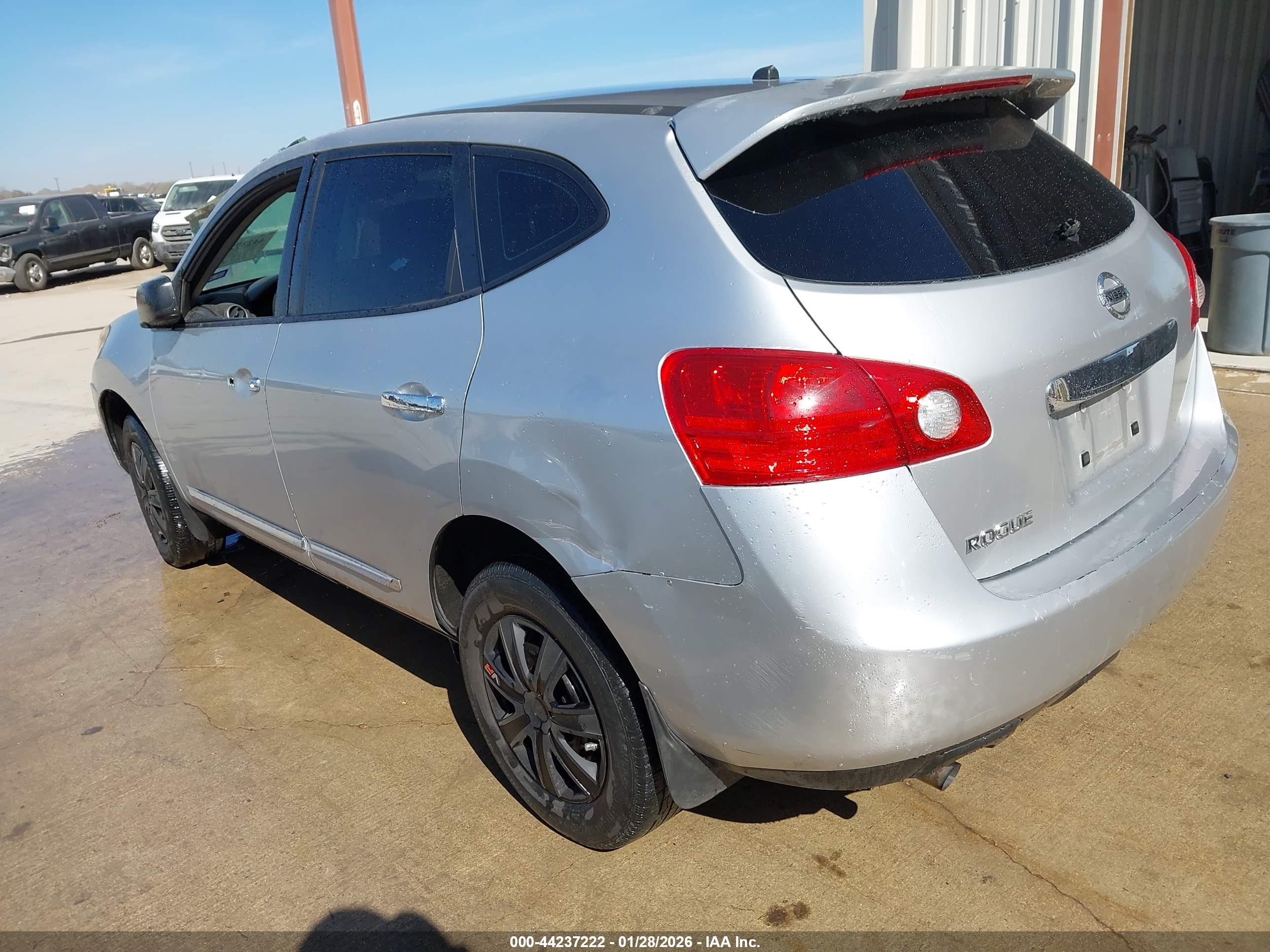 NISSAN ROGUE image 3