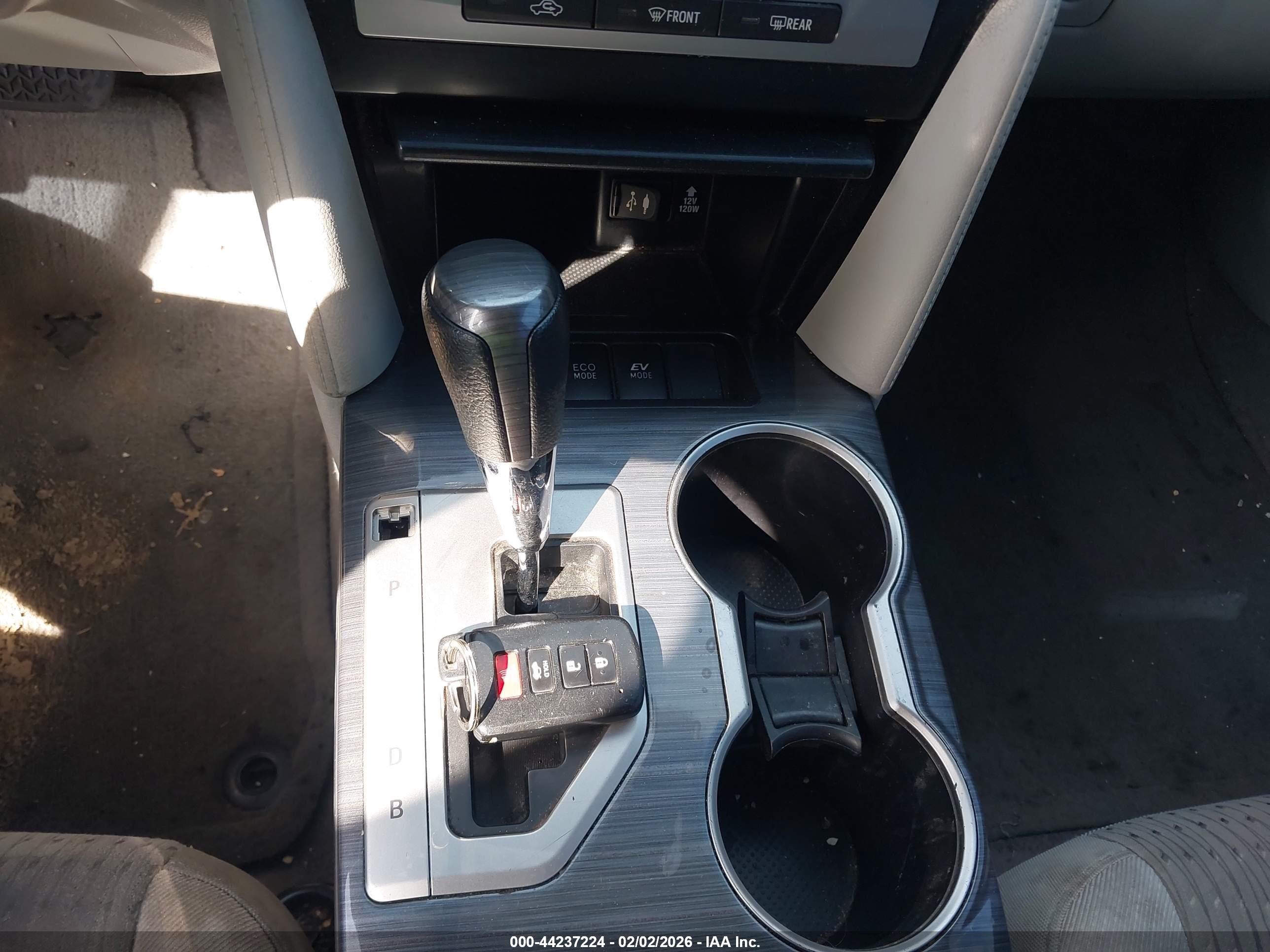 TOYOTA CAMRY image 11