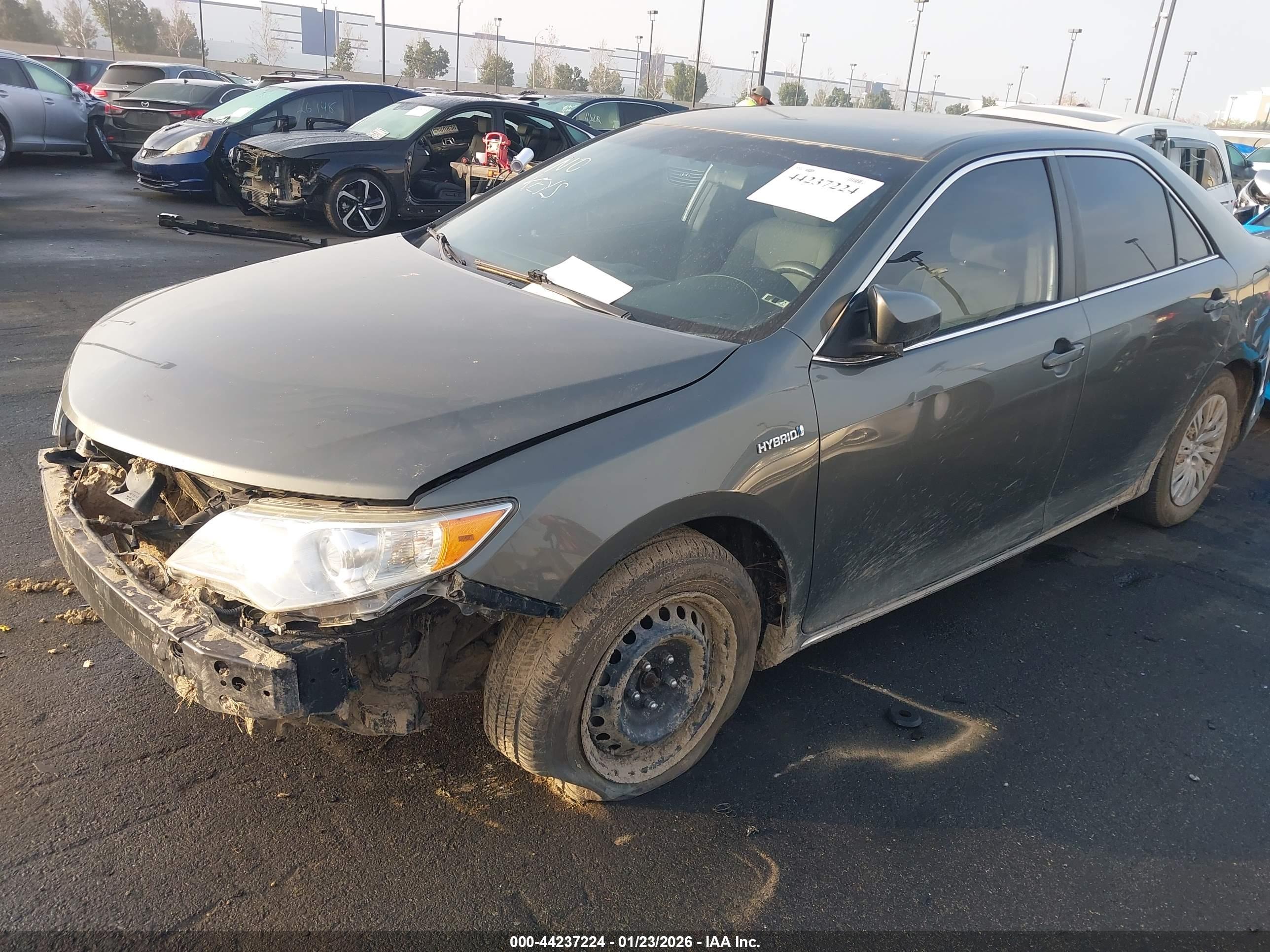 TOYOTA CAMRY image 2