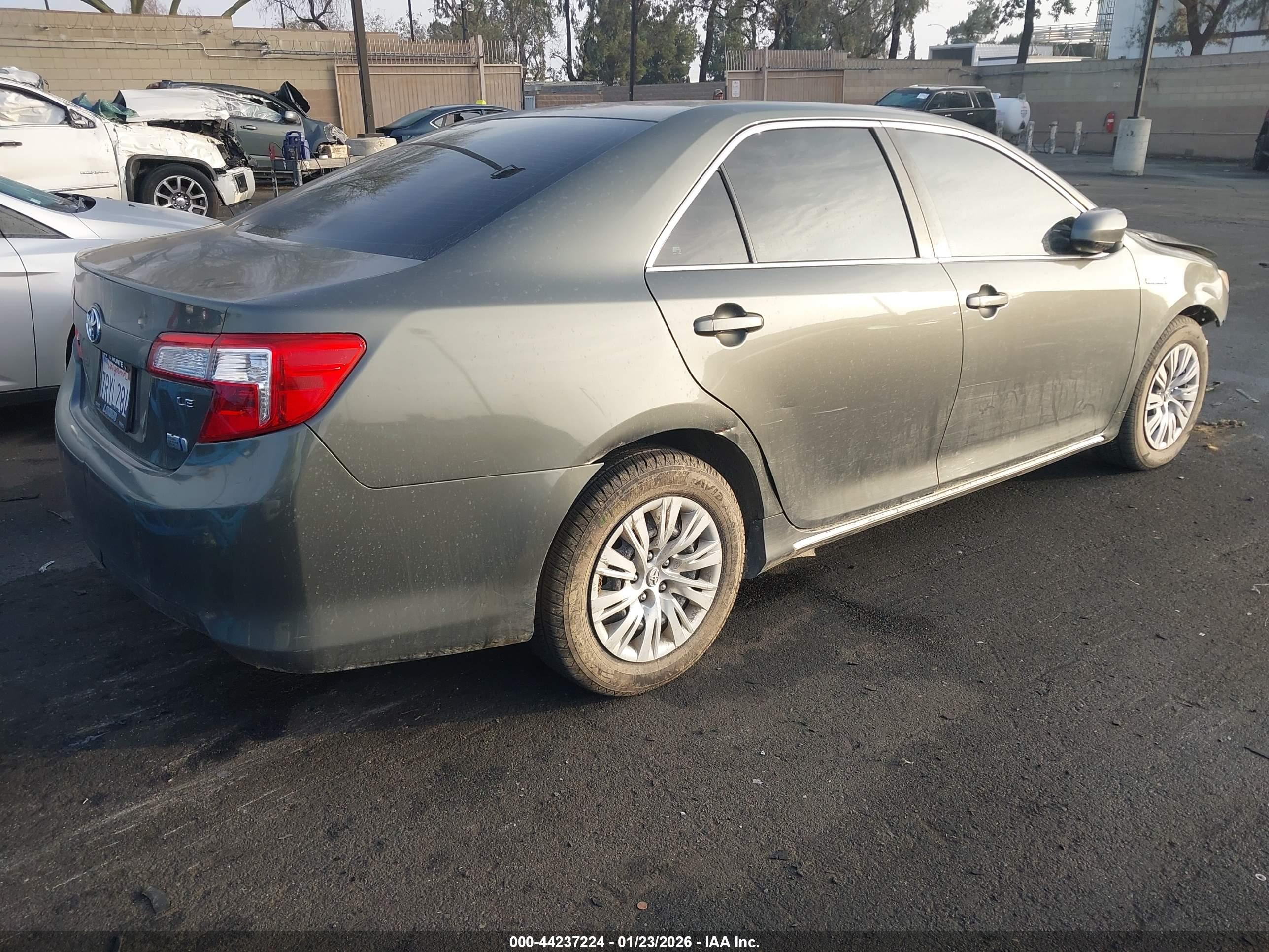 TOYOTA CAMRY image 4
