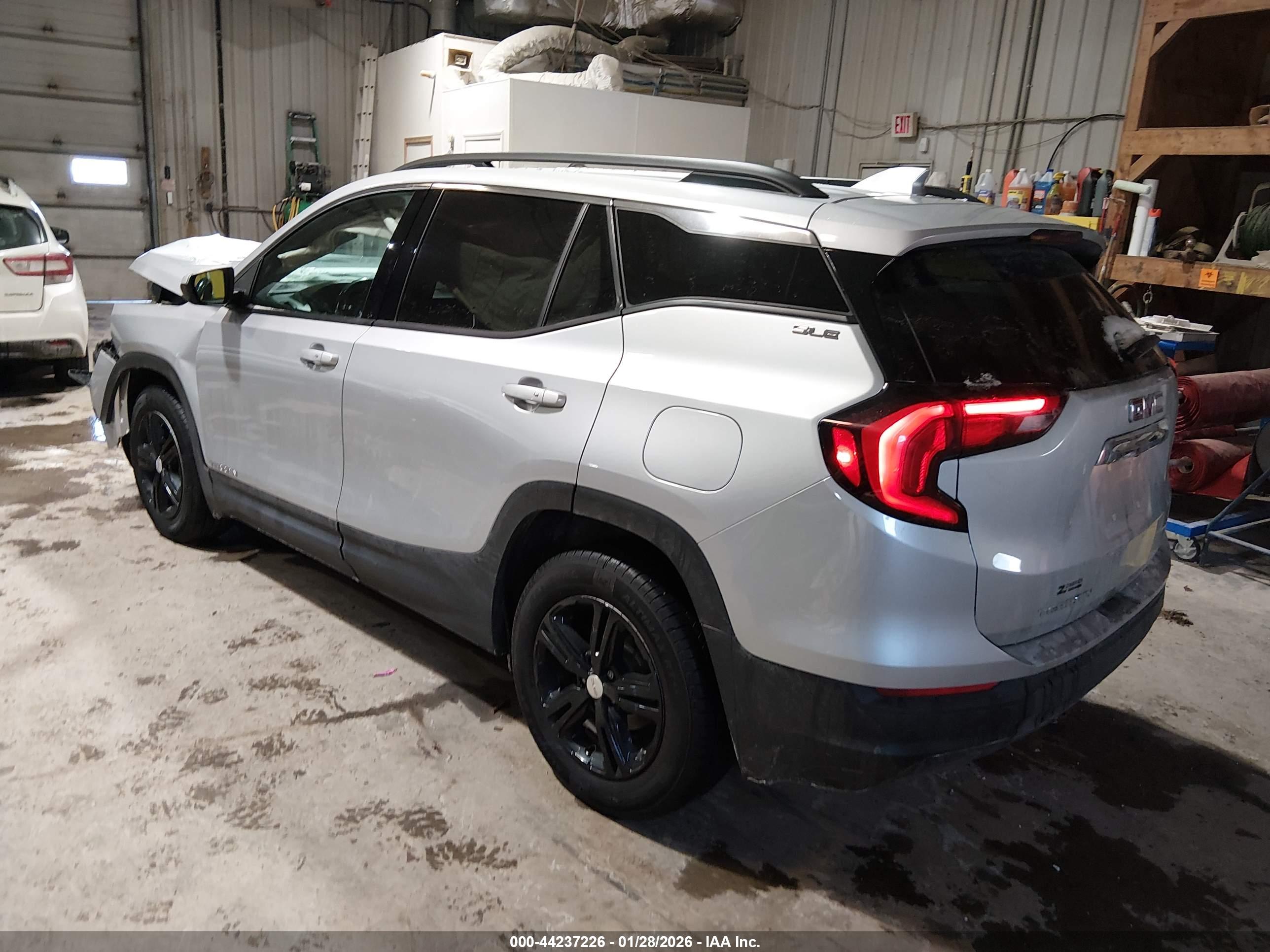 GMC TERRAIN image 3