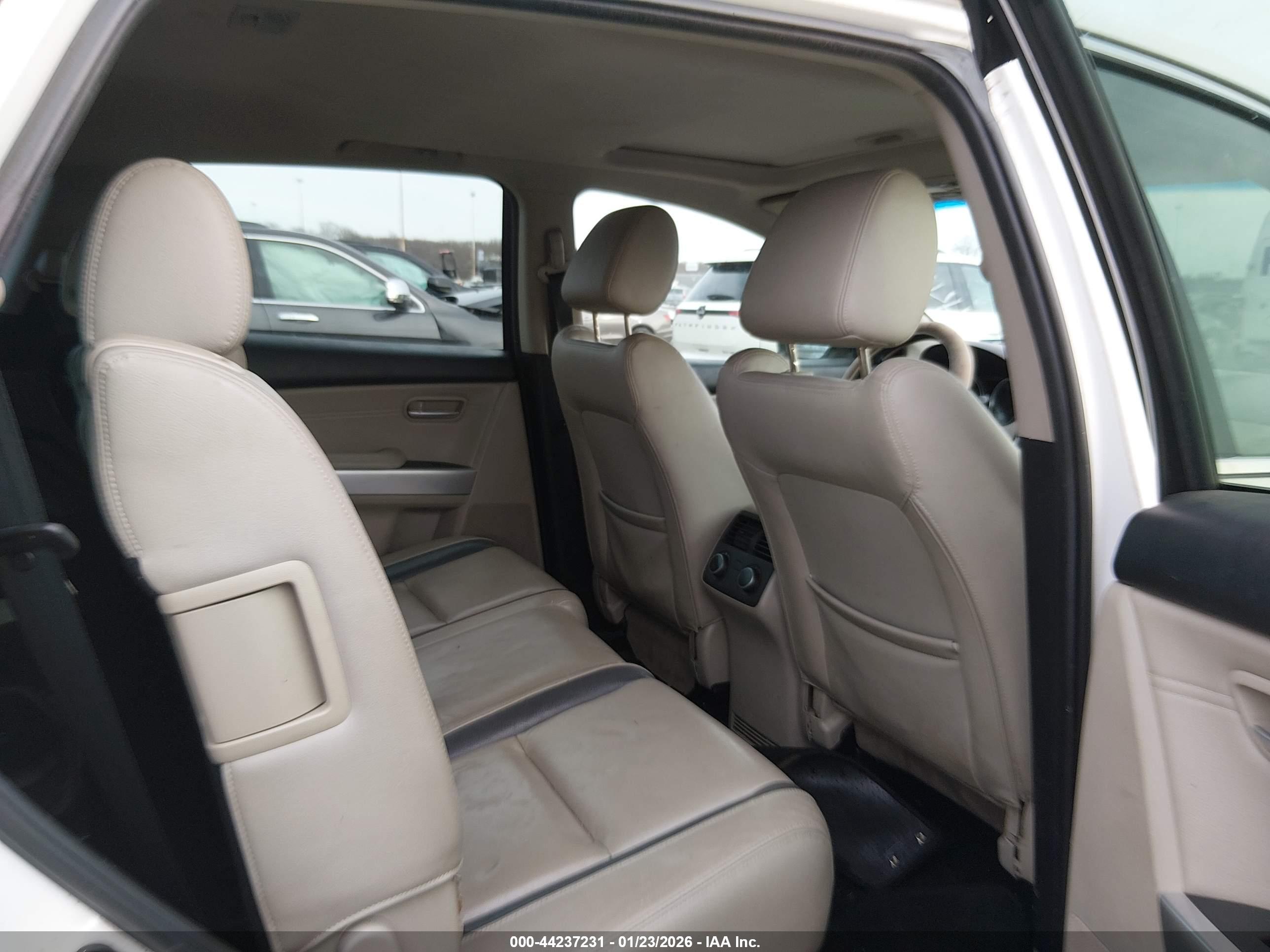 MAZDA CX-9 image 8