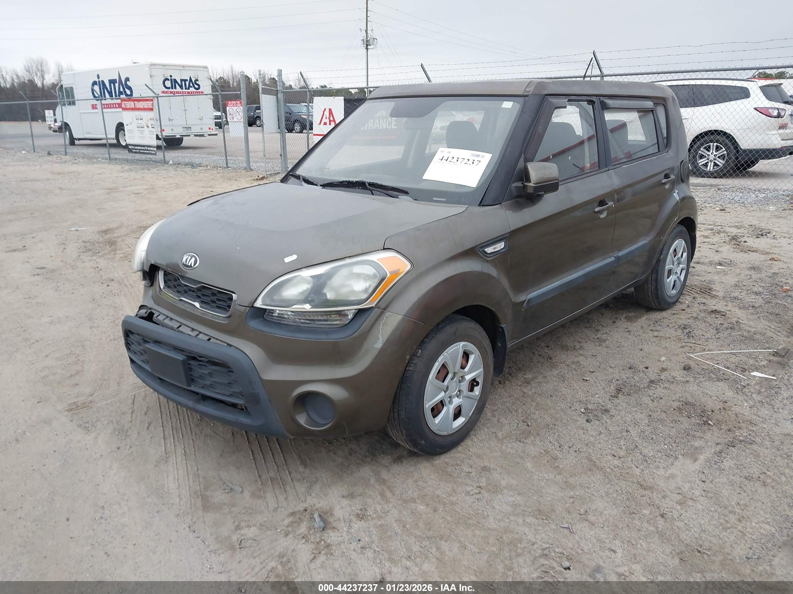 KIA SOUL image 2