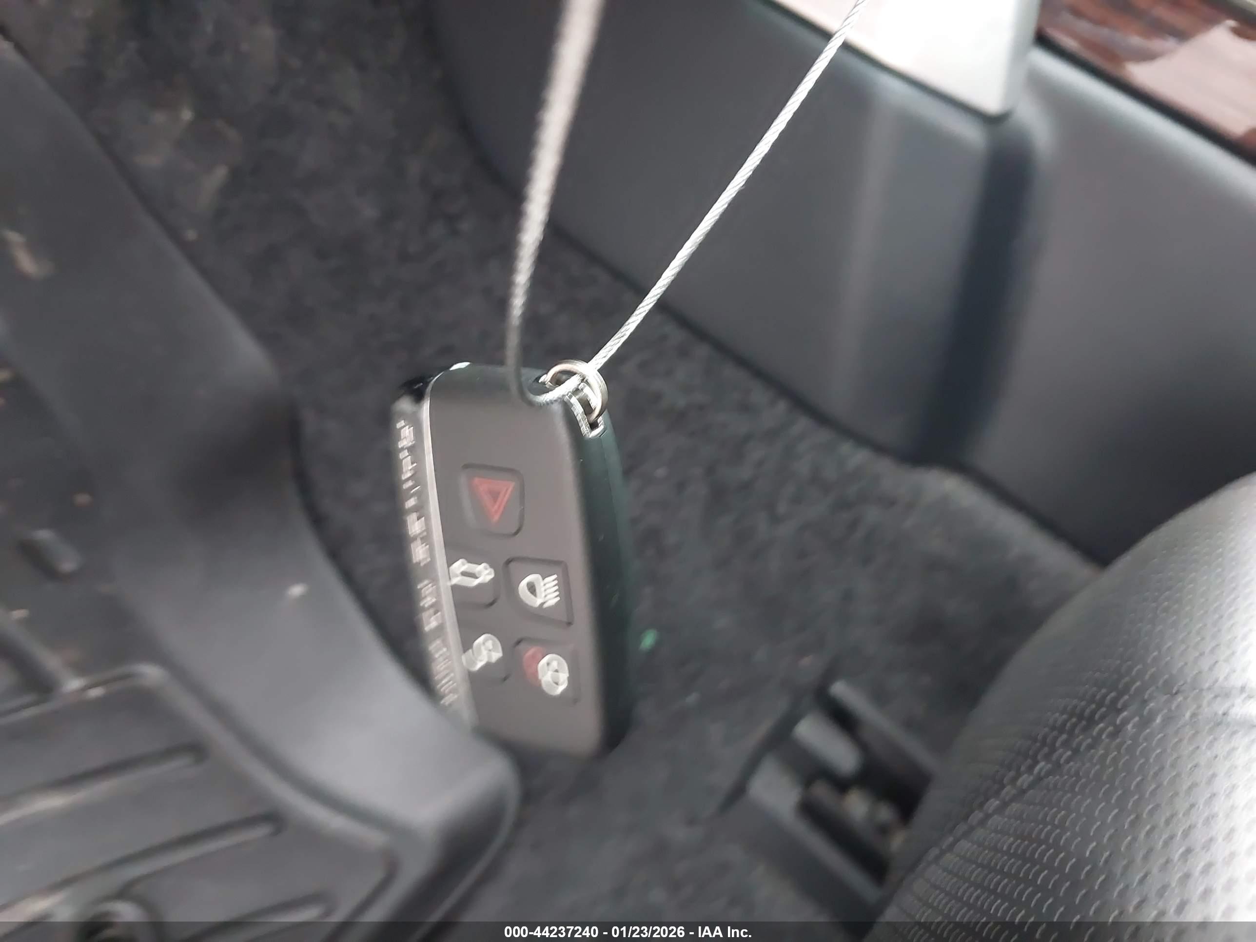 LAND ROVER image 11